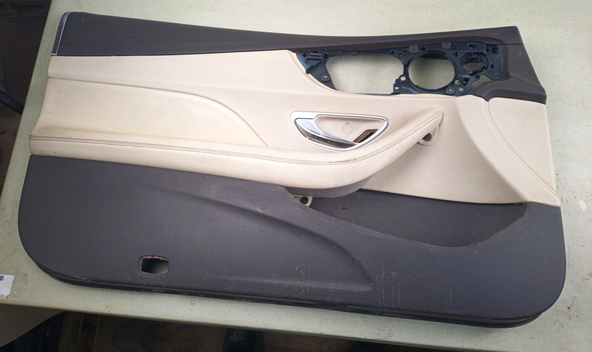 GUARNECIDO PUERTA DELANTERA IZQUIERDA Mercedes-Benz E Coupe (BM 238)