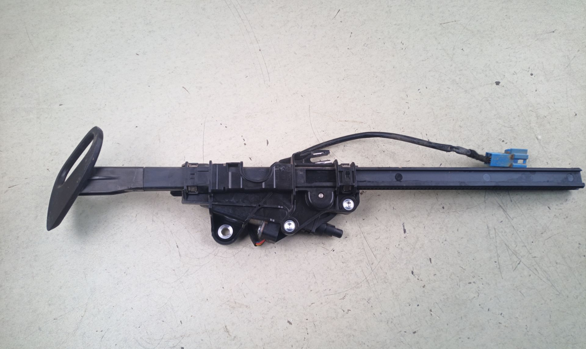 ENGANCHE CINTURON DELANTERO DERECHO Mercedes-Benz E Coupe (BM 238)