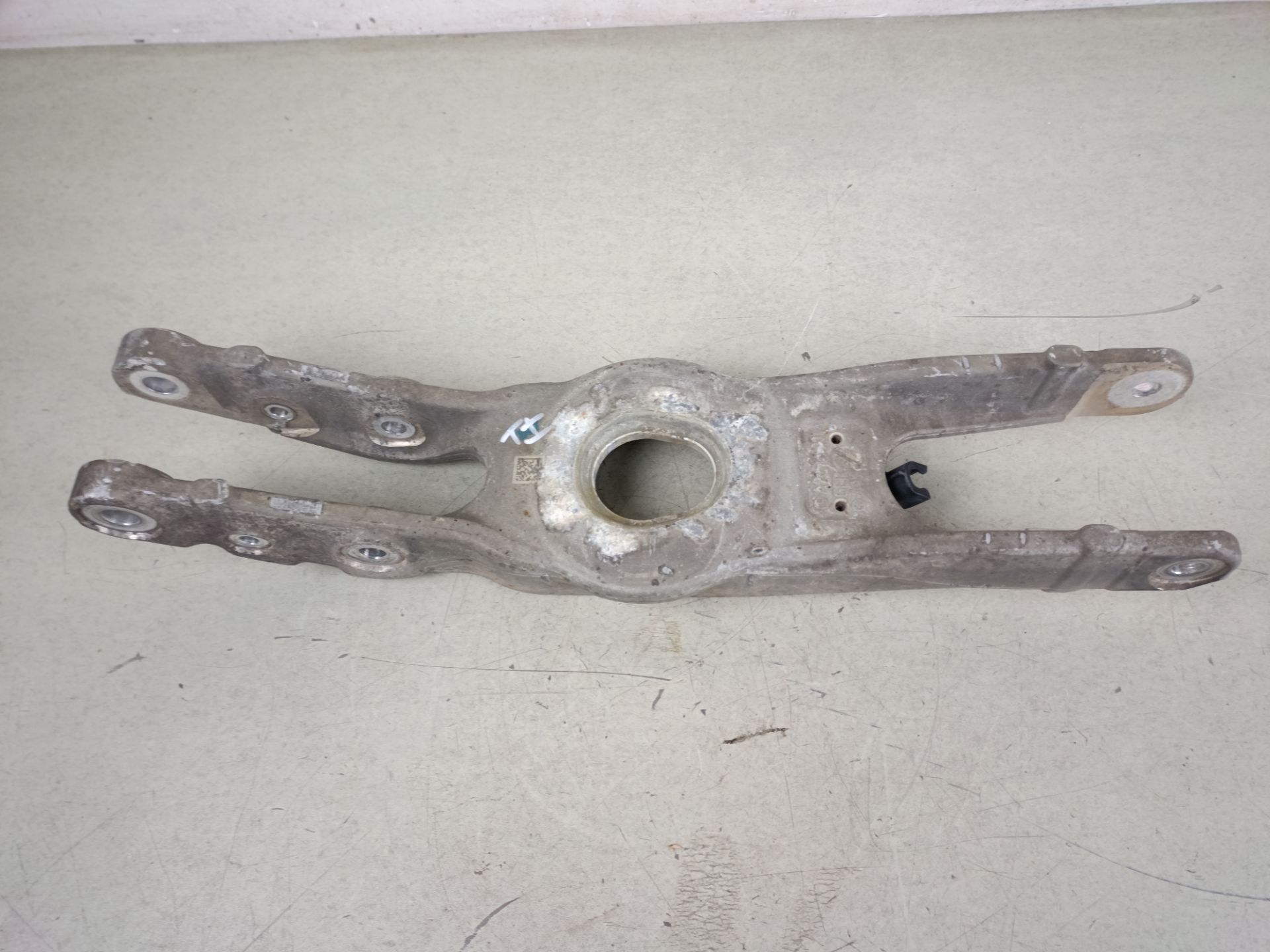 BRAZO SUSPENSION INFERIOR TRASERO IZQUIERDO Mercedes-Benz E Coupe (BM 238)