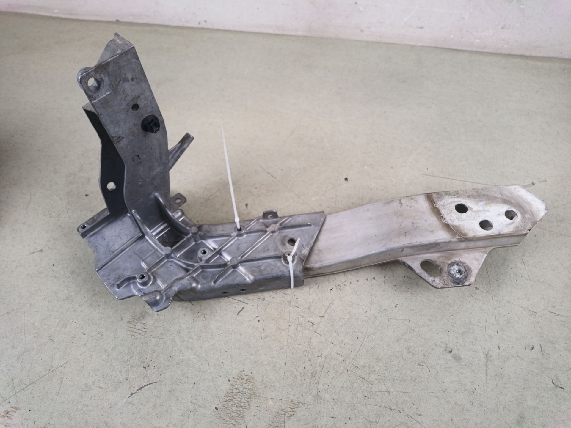 SOPORTE RADIADOR Mercedes-Benz E Coupe (BM 238)