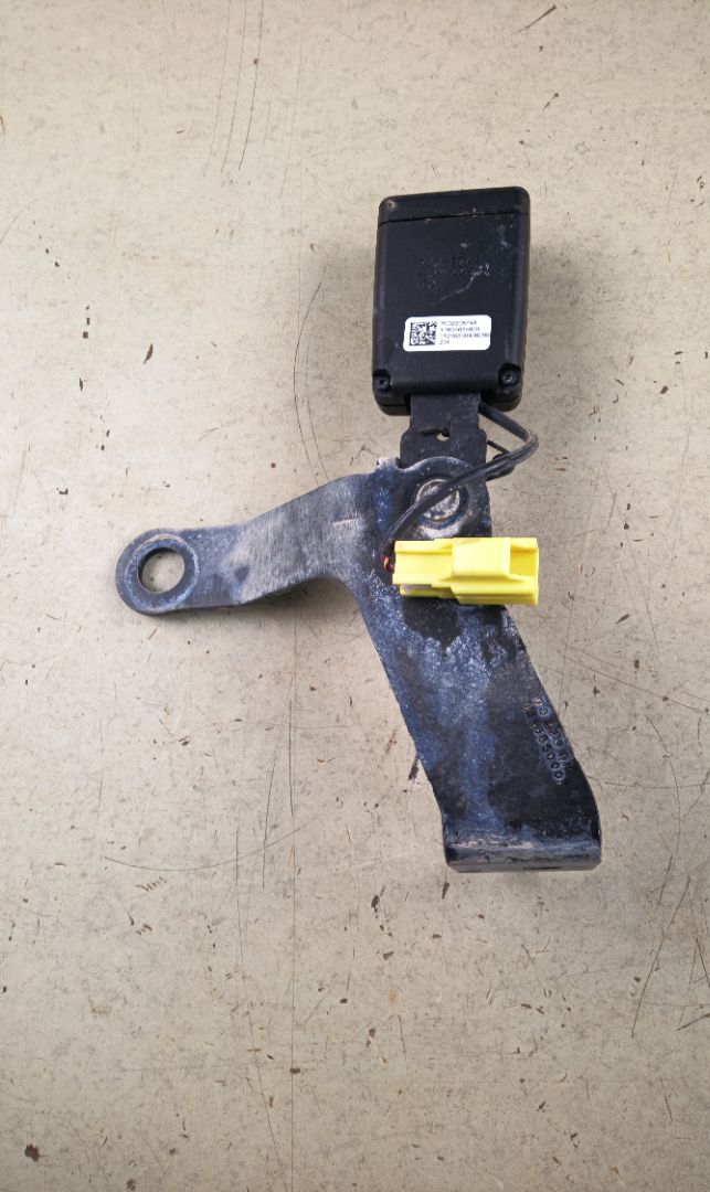 ENGANCHE CINTURON TRASERO DERECHO Volvo XC60