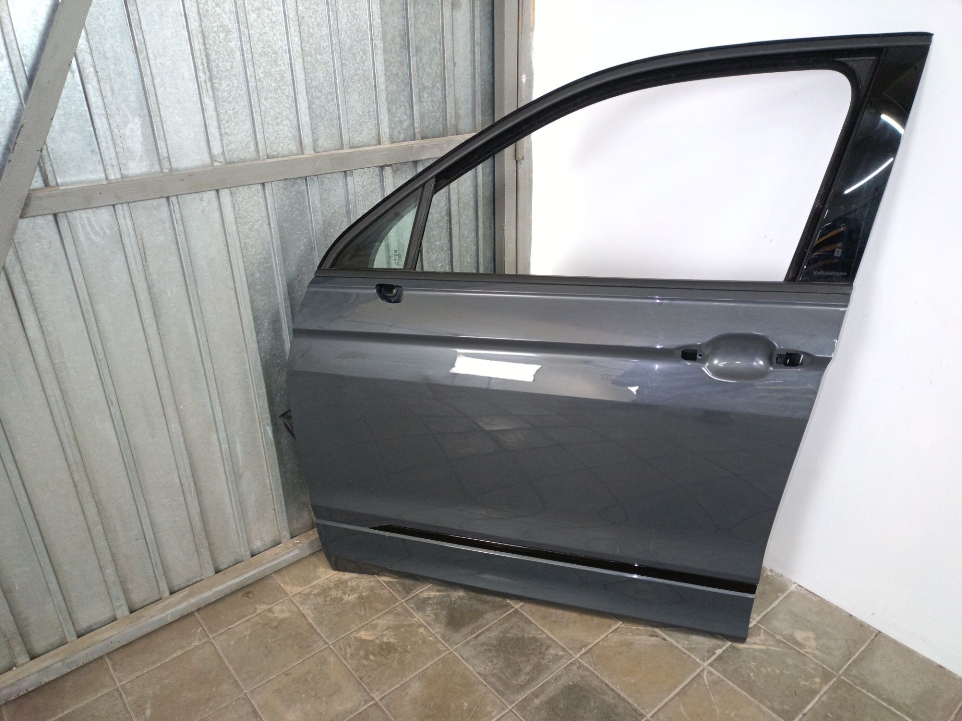 PUERTA DELANTERA IZQUIERDA Volkswagen Tiguan (AD1)