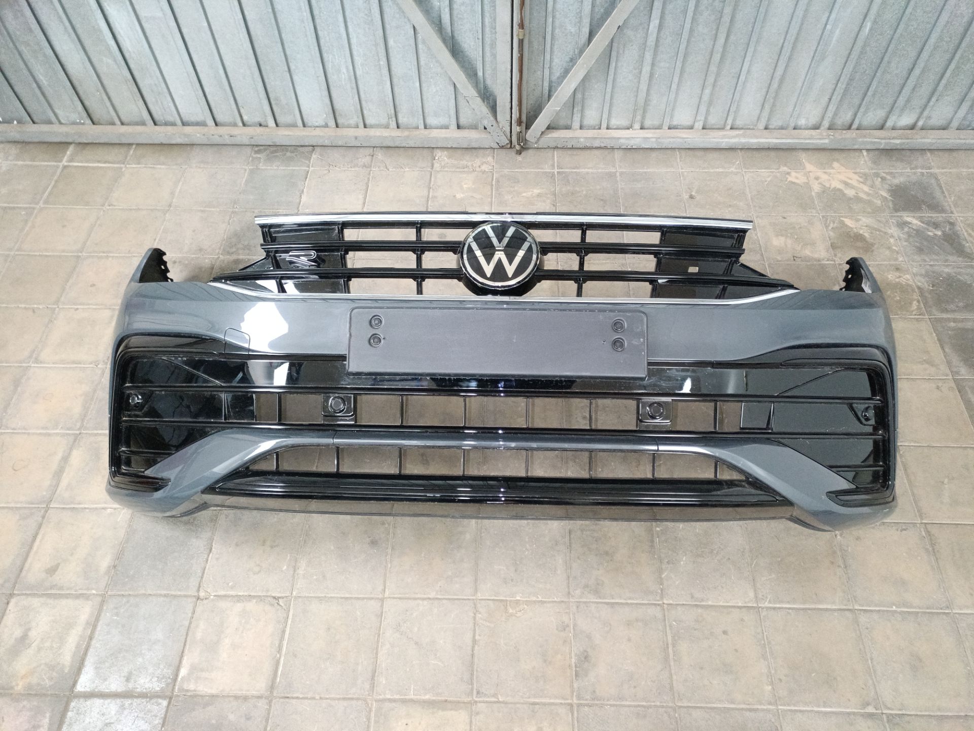 PARAGOLPES DELANTERO Volkswagen Tiguan (AD1)