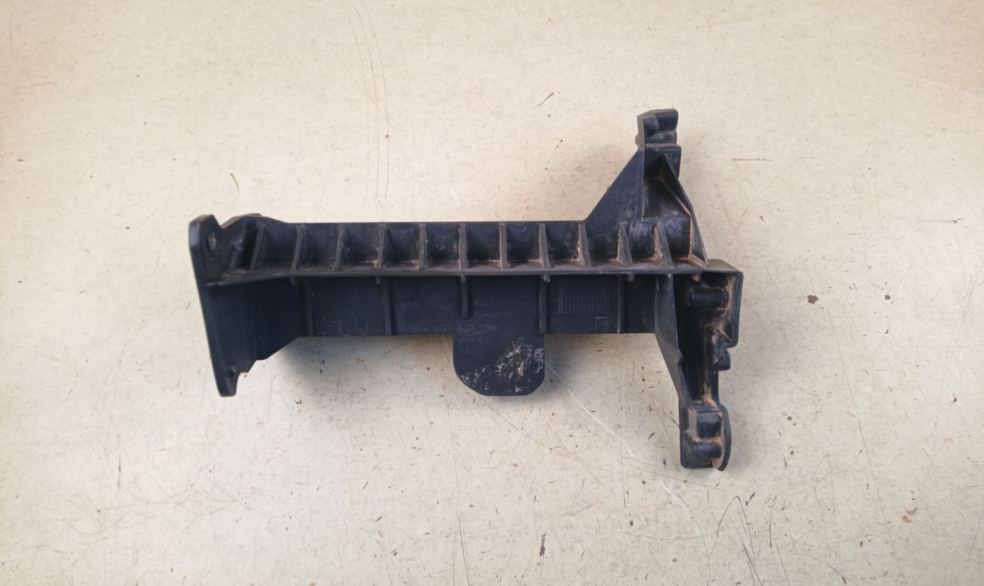 SOPORTE PARAGOLPES TRASERO Renault Megane IV Berlina 5P