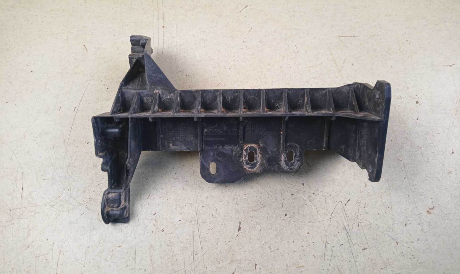 SOPORTE PARAGOLPES TRASERO Renault Megane IV Berlina 5P