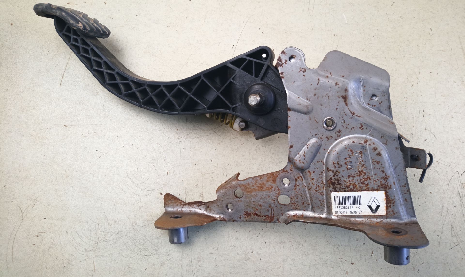 PEDAL EMBRAGUE Renault Megane IV Berlina 5P