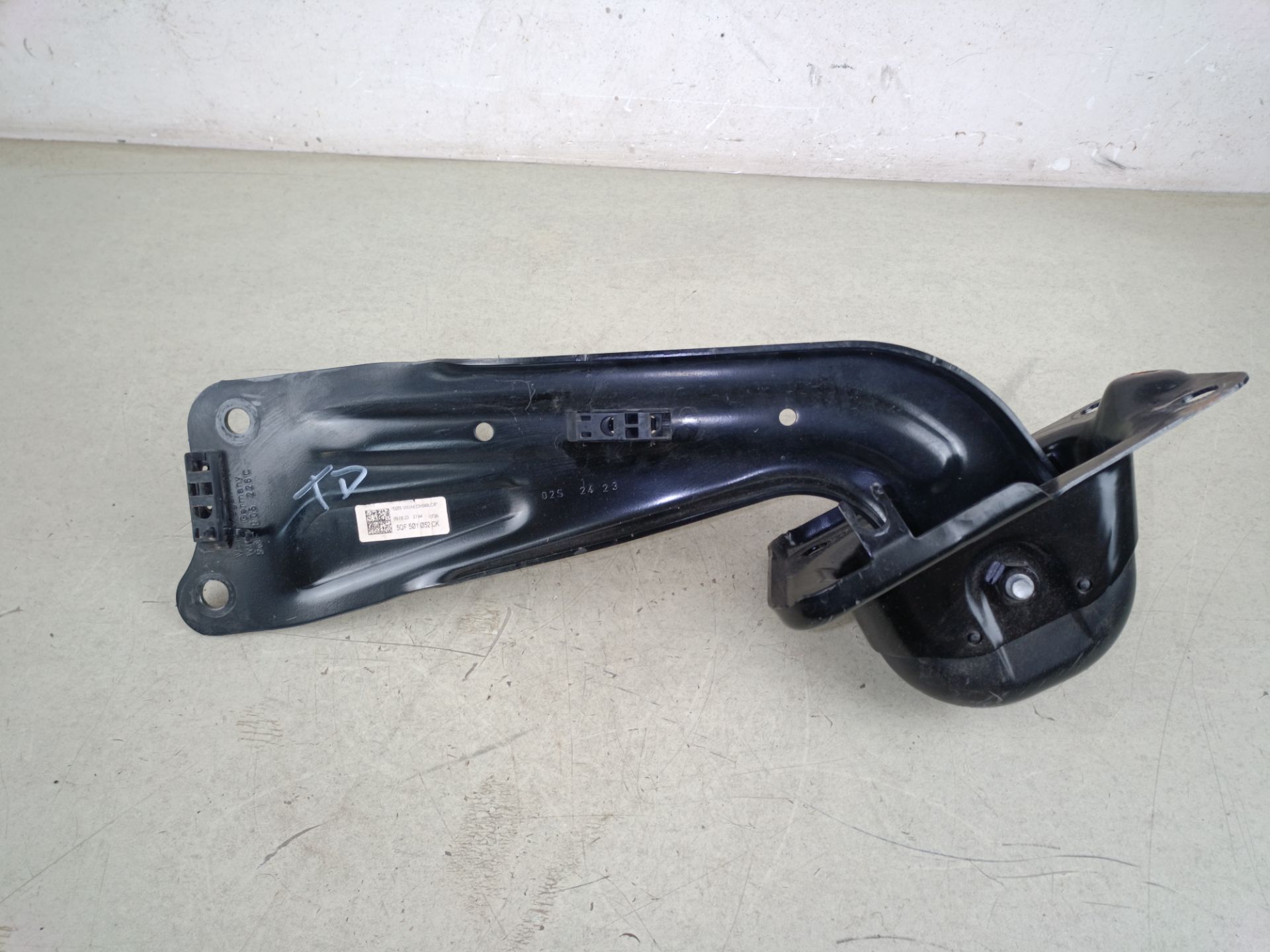 BRAZO SUSPENSION TRASERO DERECHO Volkswagen Tiguan (AD1)