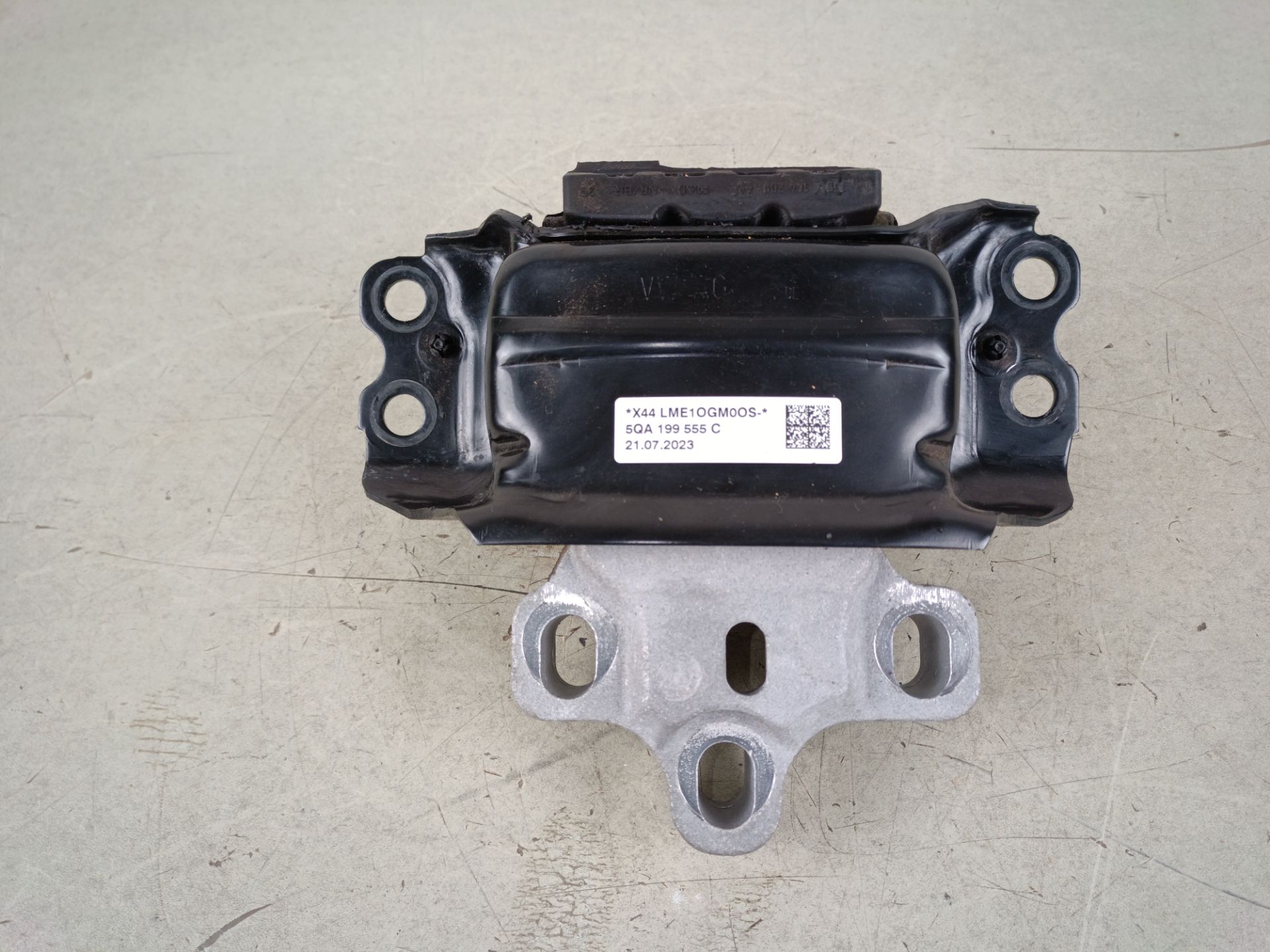 SOPORTE MOTOR IZQUIERDO Volkswagen Tiguan (AD1)