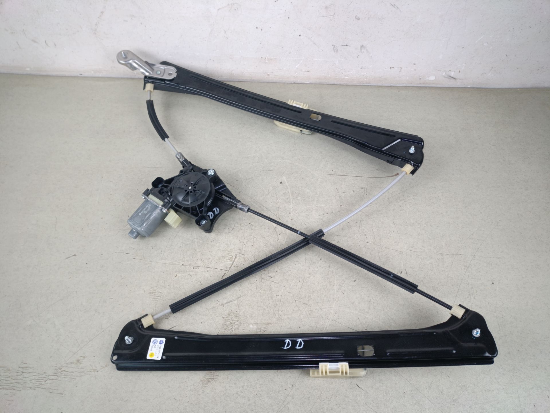 ELEVALUNAS DELANTERO DERECHO Volkswagen Tiguan (AD1)