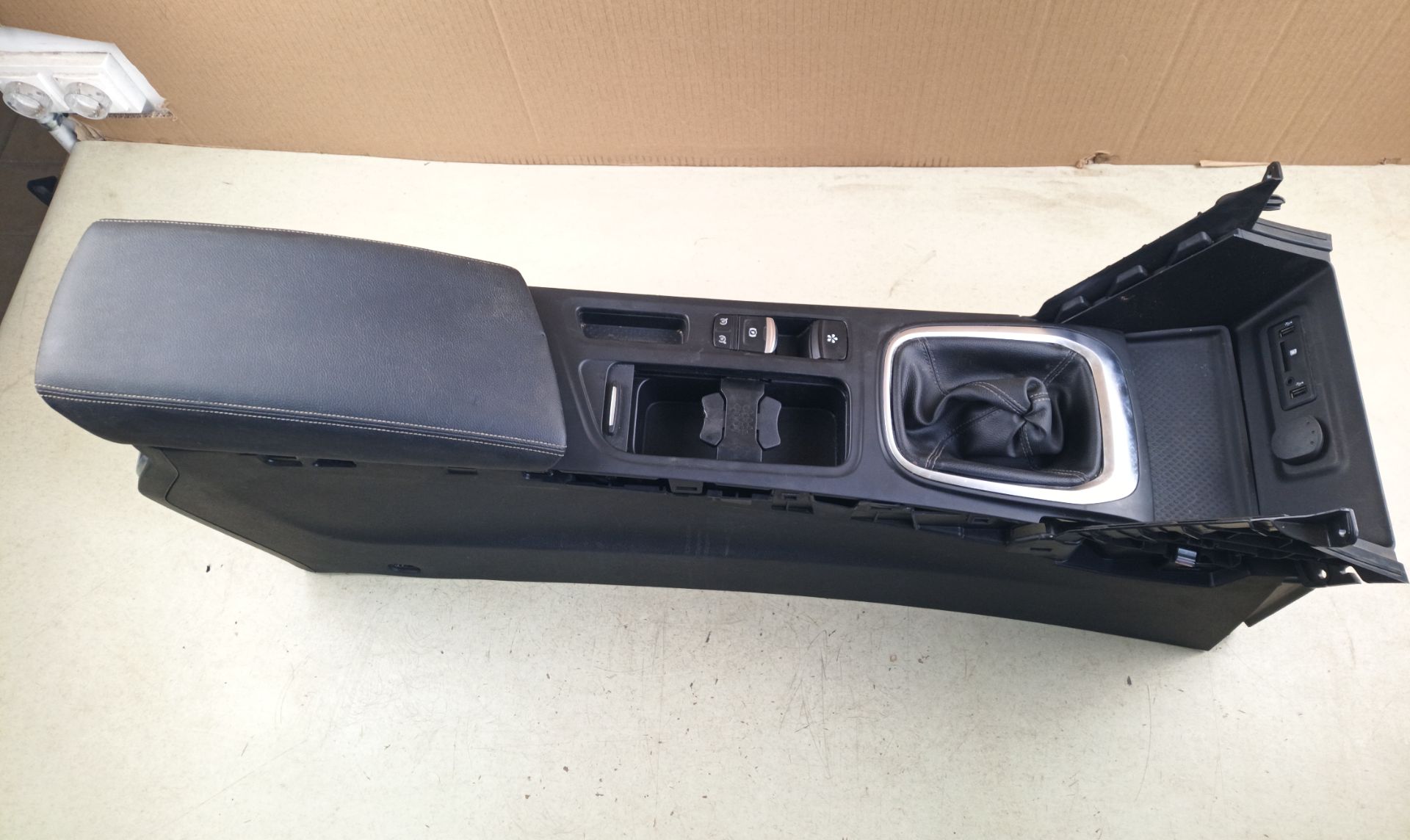 CONSOLA CENTRAL Renault Megane IV Berlina 5P