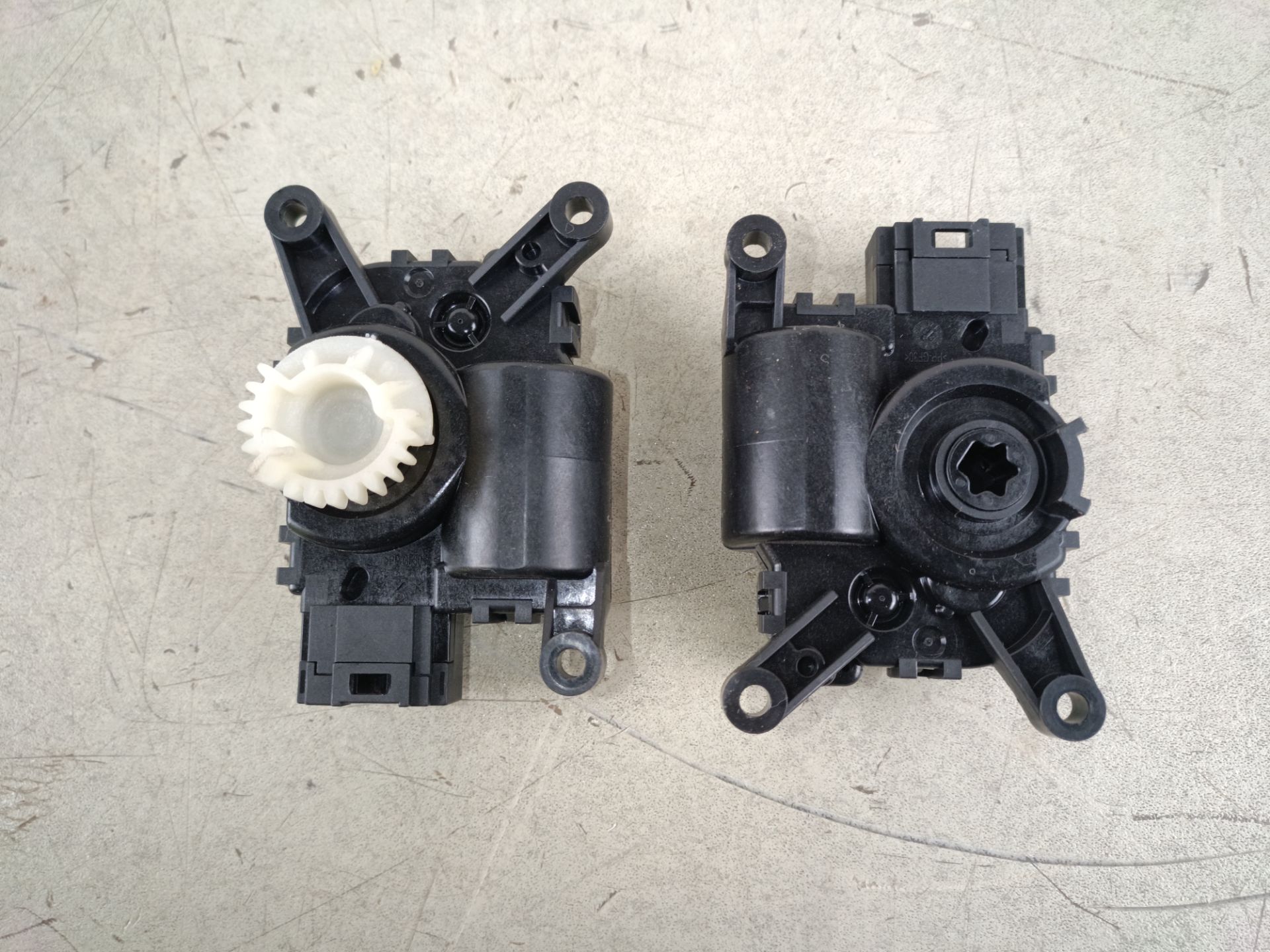 MOTOR TRAMPILLA CALEFACCION Volkswagen Tiguan (AD1)