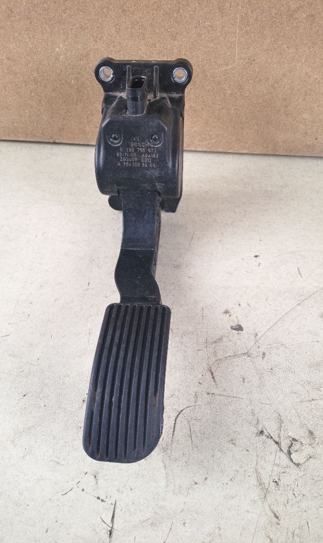 PEDAL ACELERADOR Mercedes-Benz