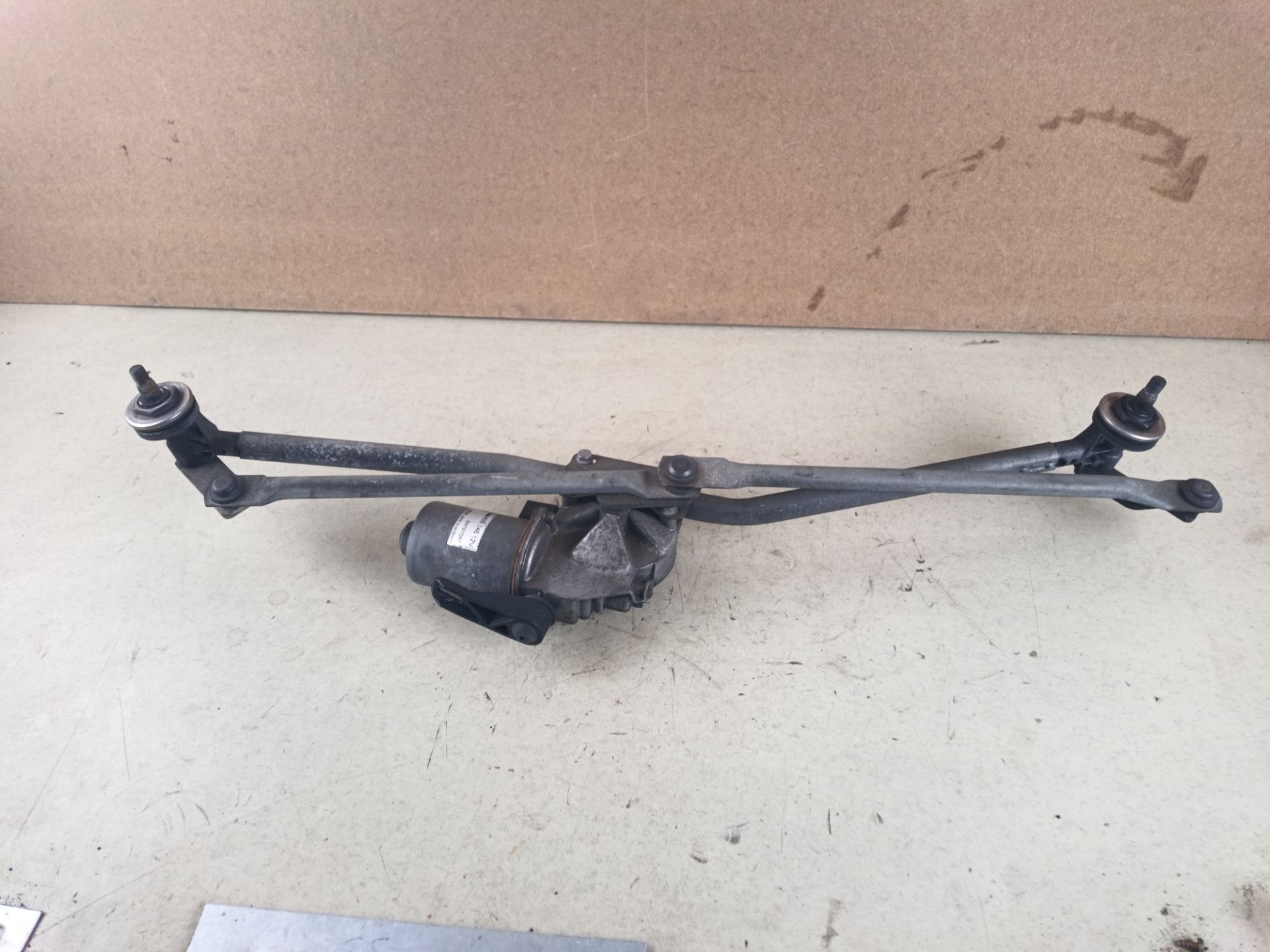MOTOR LIMPIA DELANTERO Mercedes-Benz