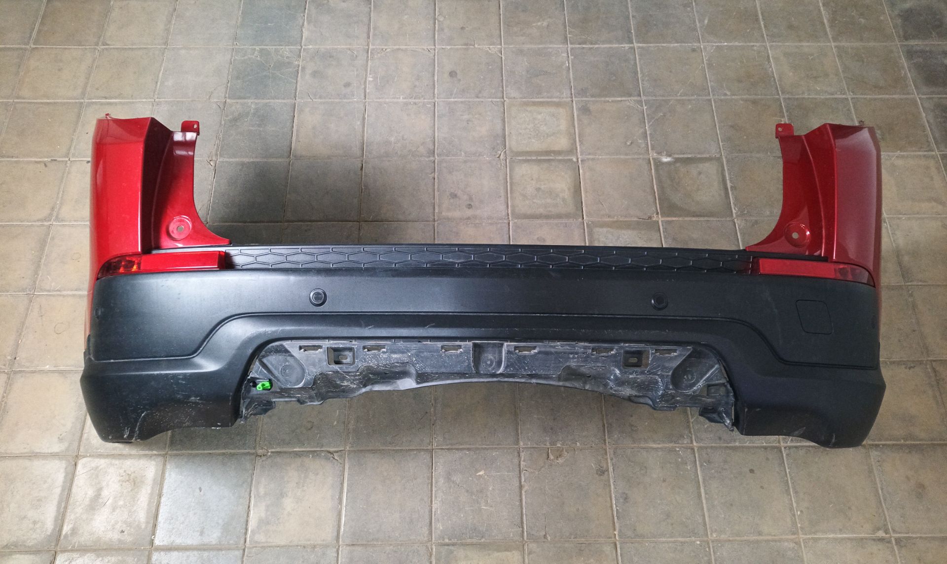 PARAGOLPES TRASERO Land Rover Discovery Sport