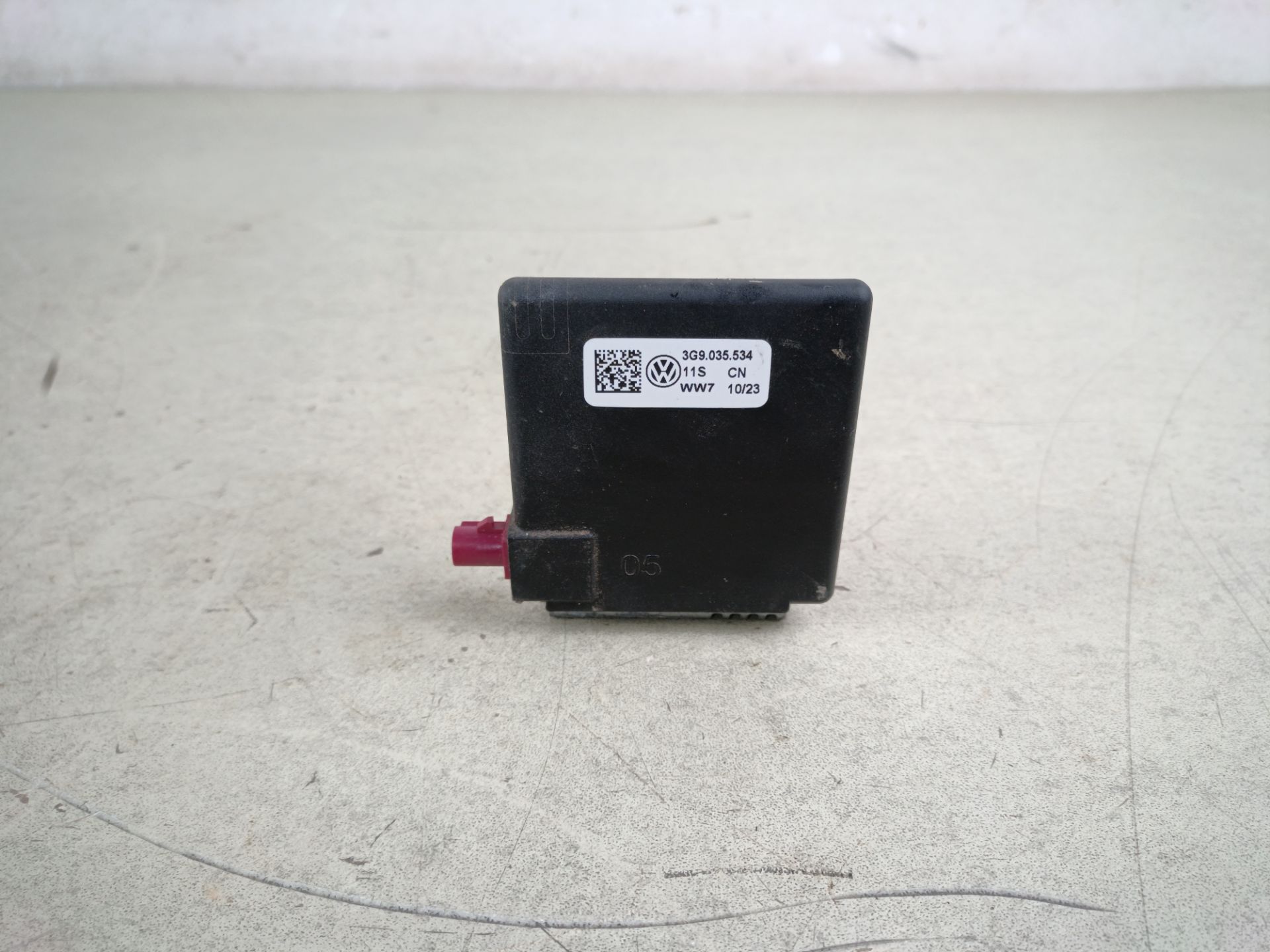 AMPLIFICADOR DE ANTENA Volkswagen Tiguan (AD1)