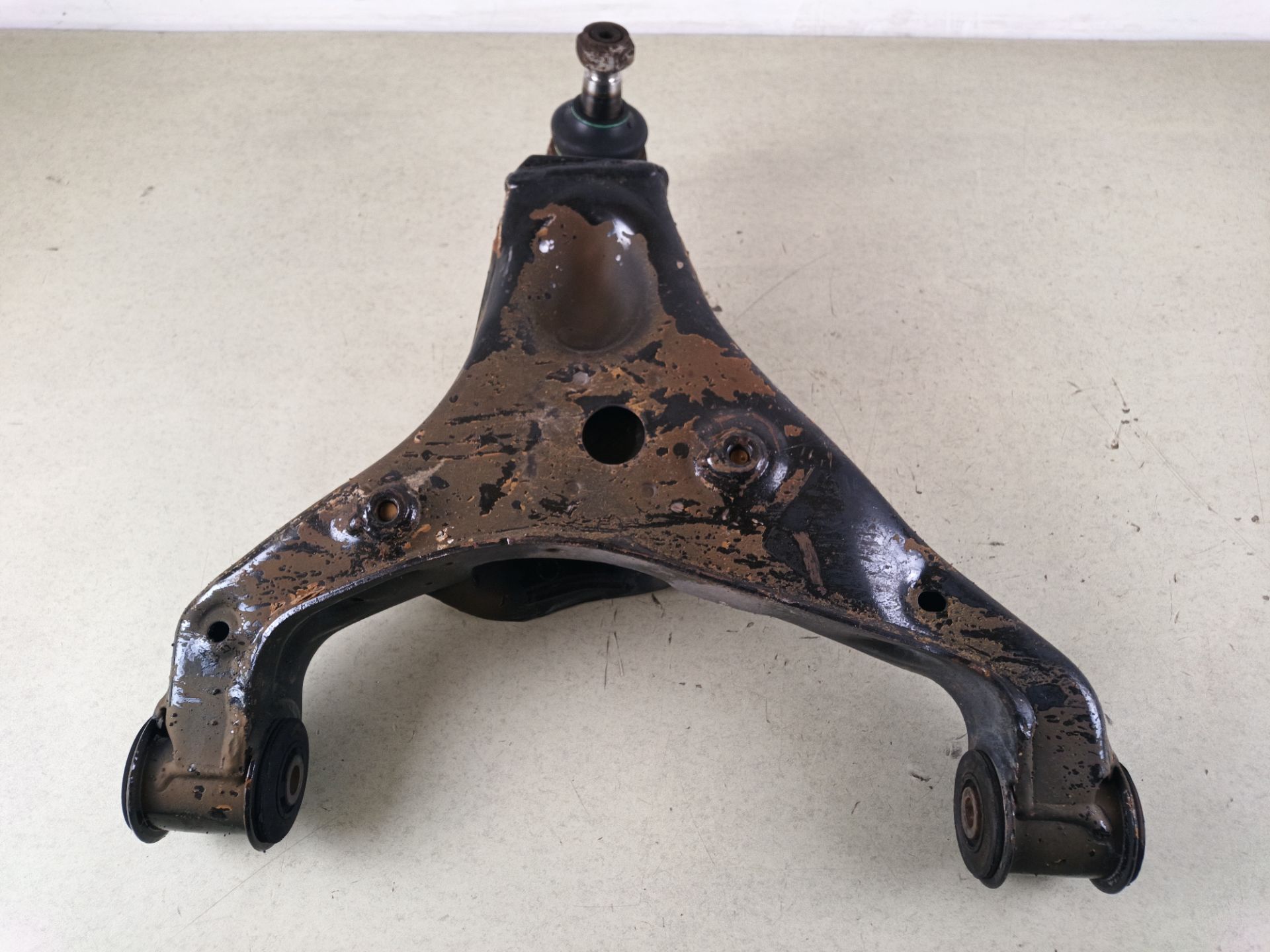 BRAZO SUSPENSION DELANTERO DERECHO Mercedes-Benz