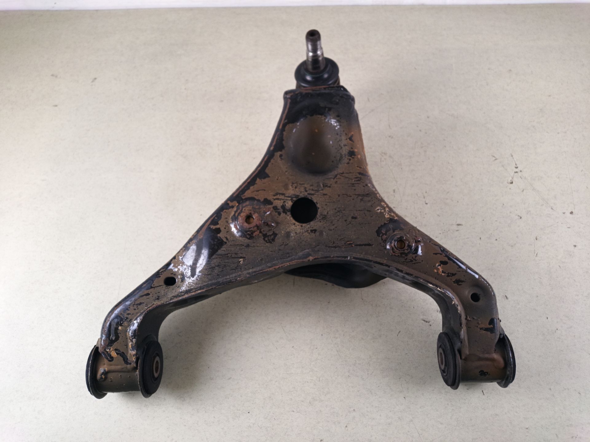 BRAZO SUSPENSION DELANTERO IZQUIERDO Mercedes-Benz