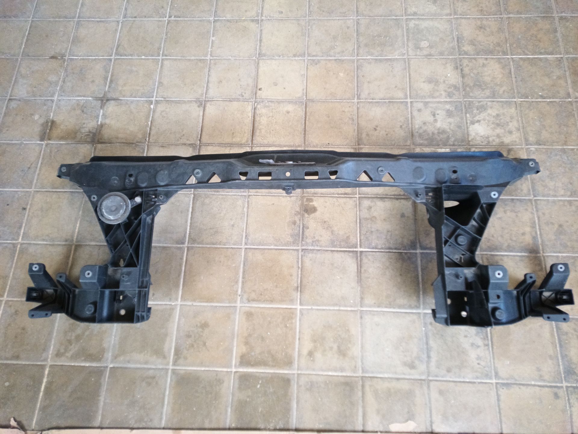 PANEL FRONTAL Mercedes-Benz