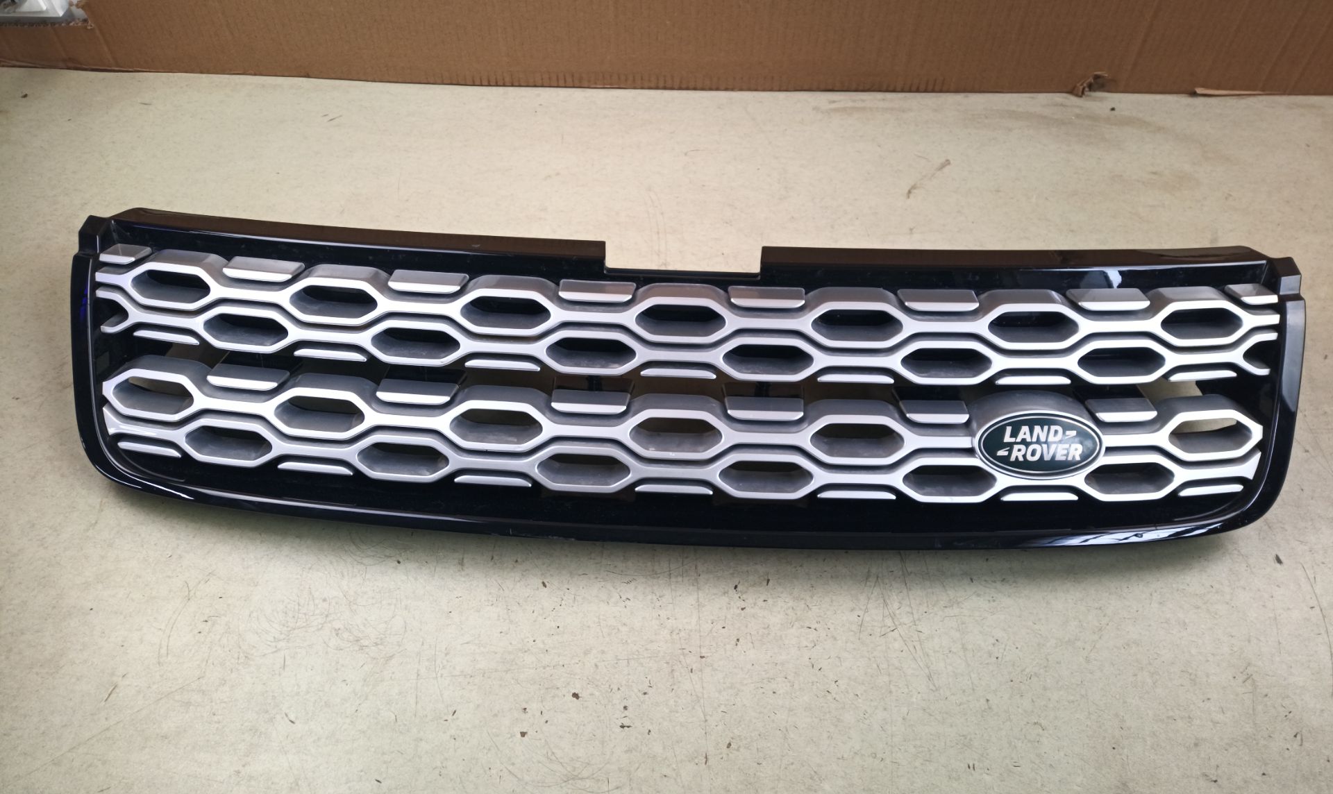 REJILLA DELANTERA Land Rover Discovery Sport