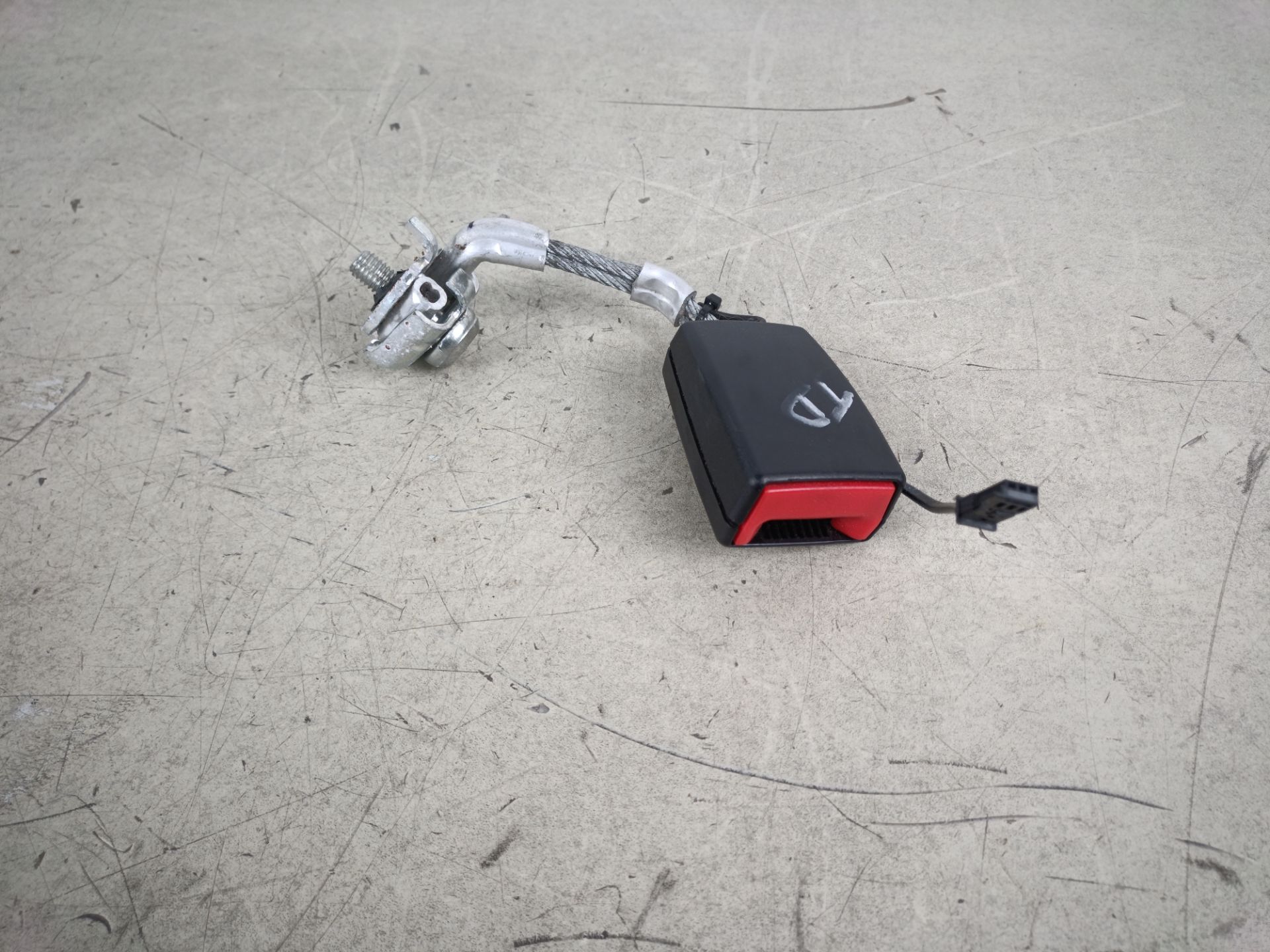 ENGANCHE CINTURON TRASERO DERECHO BMW 5 Berlina (F10)