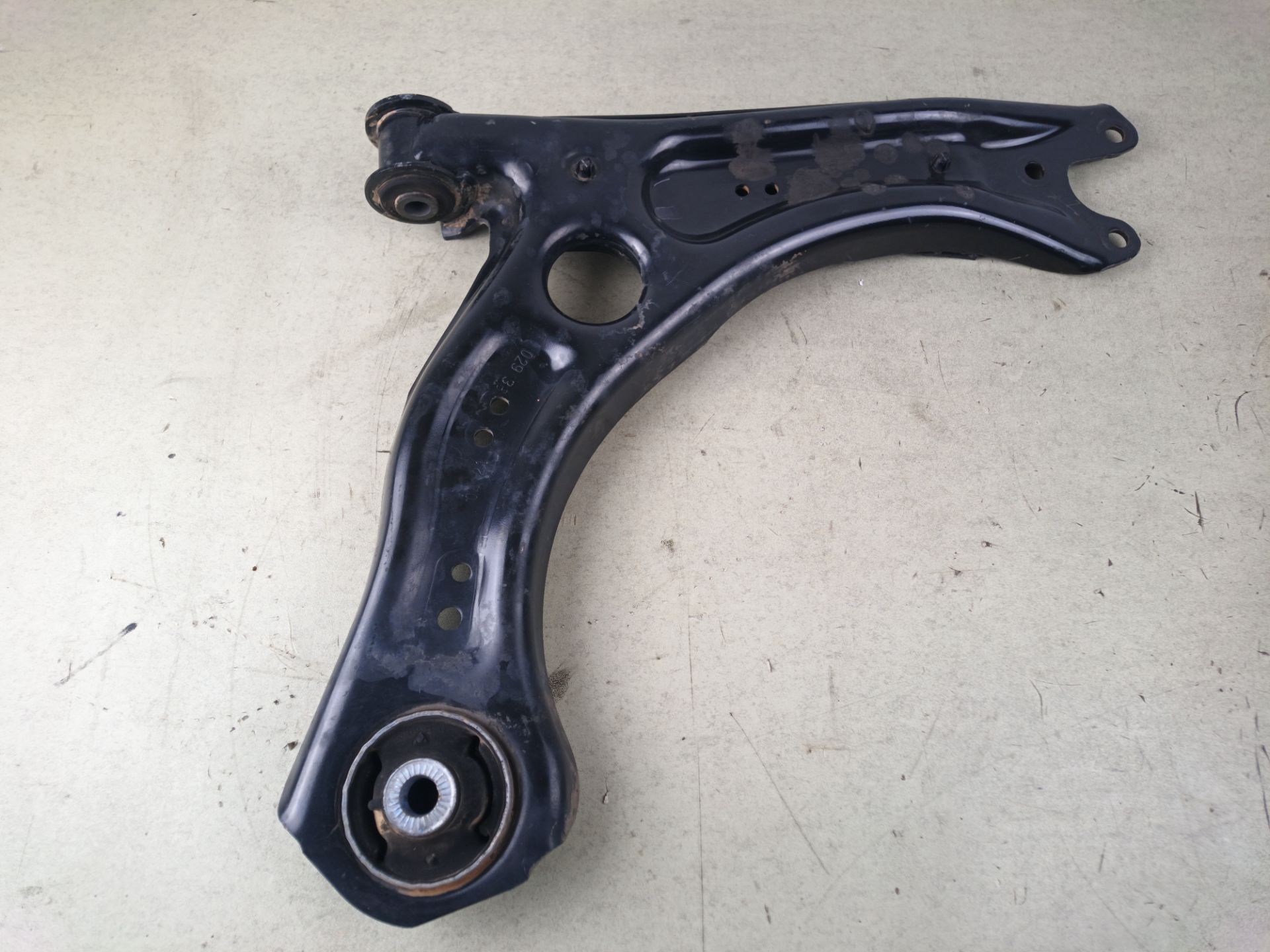 BRAZO SUSPENSION INFERIOR DELANTERO DERECHO Skoda Kamiq (NW4)