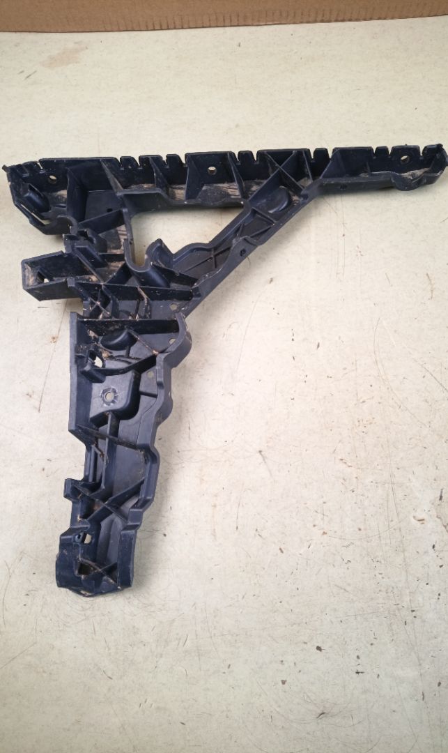 SOPORTE PARAGOLPES TRASERO Land Rover Range Rover Velar