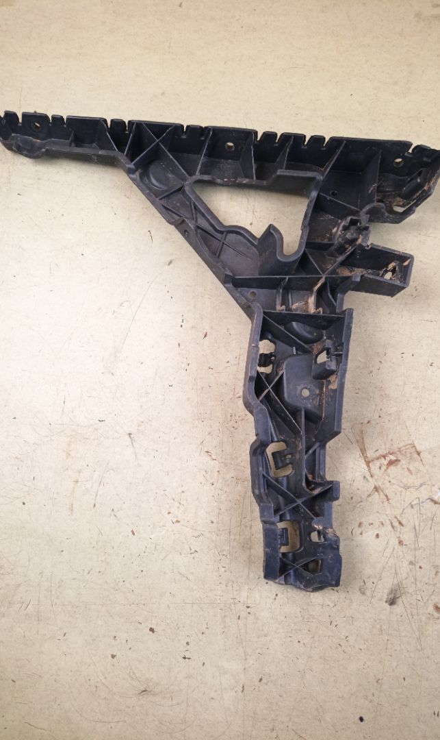 SOPORTE PARAGOLPES TRASERO Land Rover Range Rover Velar