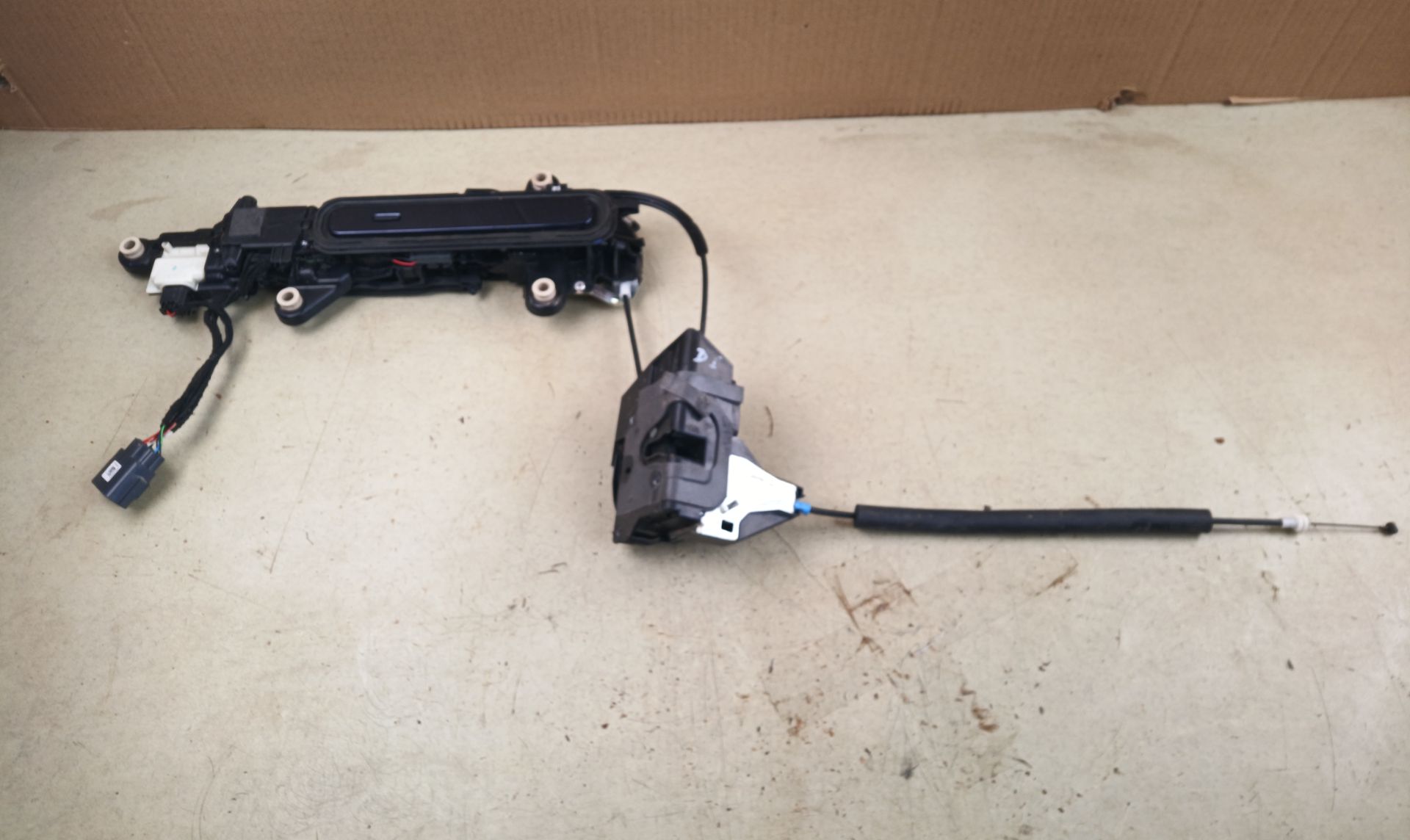 CERRADURA PUERTA DELANTERA IZQUIERDA Land Rover Range Rover Velar