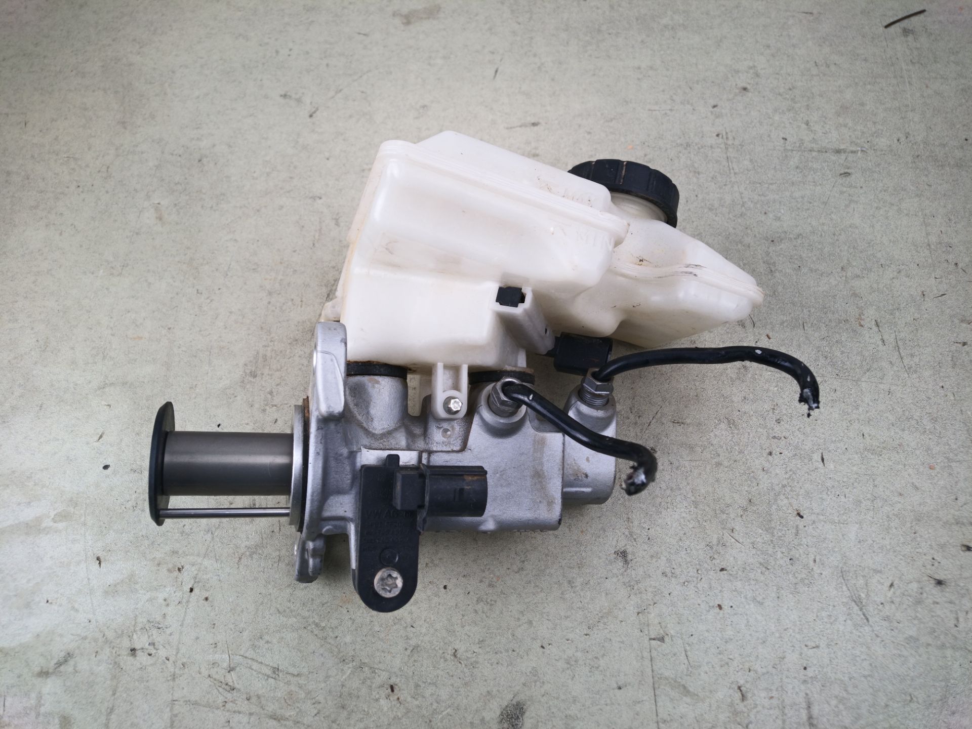BOMBA FRENO DELANTERA Skoda Kamiq (NW4)