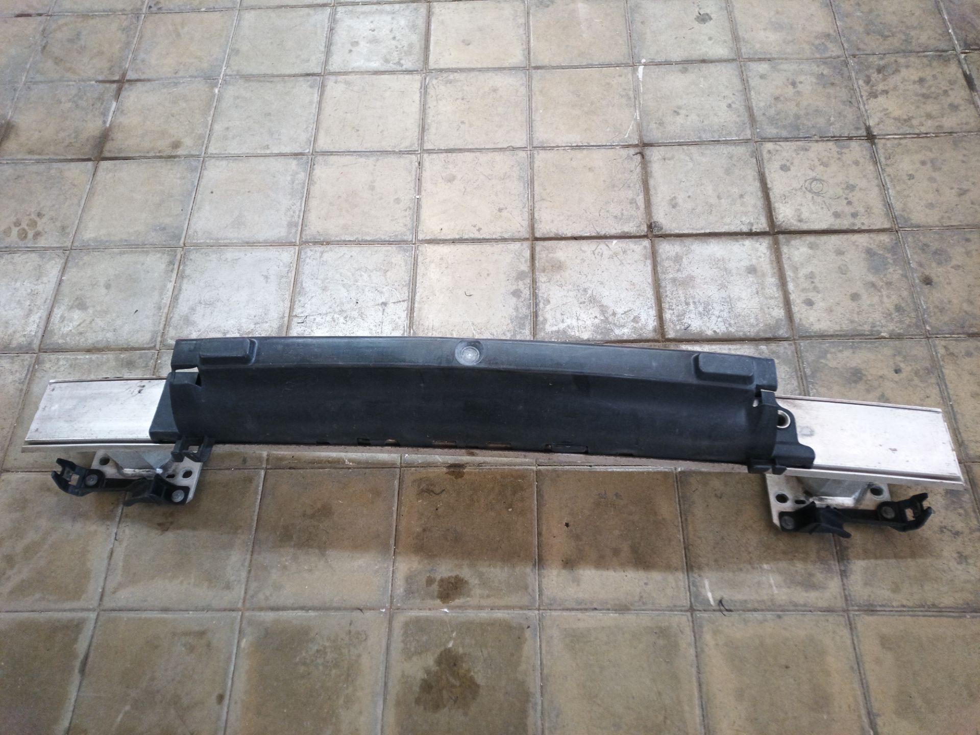 REFUERZO PARAGOLPES DELANTERO Citroen C4 Berlina