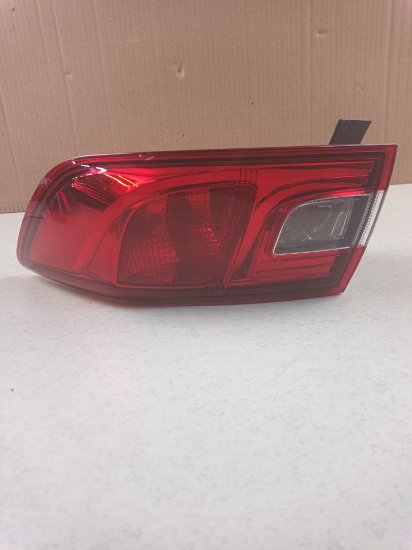PILOTO TRASERO DERECHO Renault Clio IV