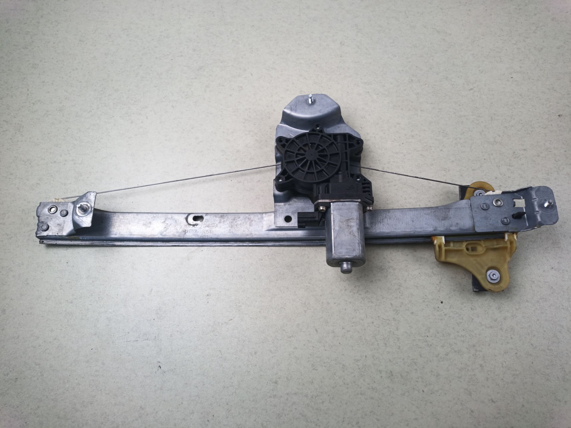 MOTOR ELEVALUNAS DELANTERO DERECHO Renault Clio IV