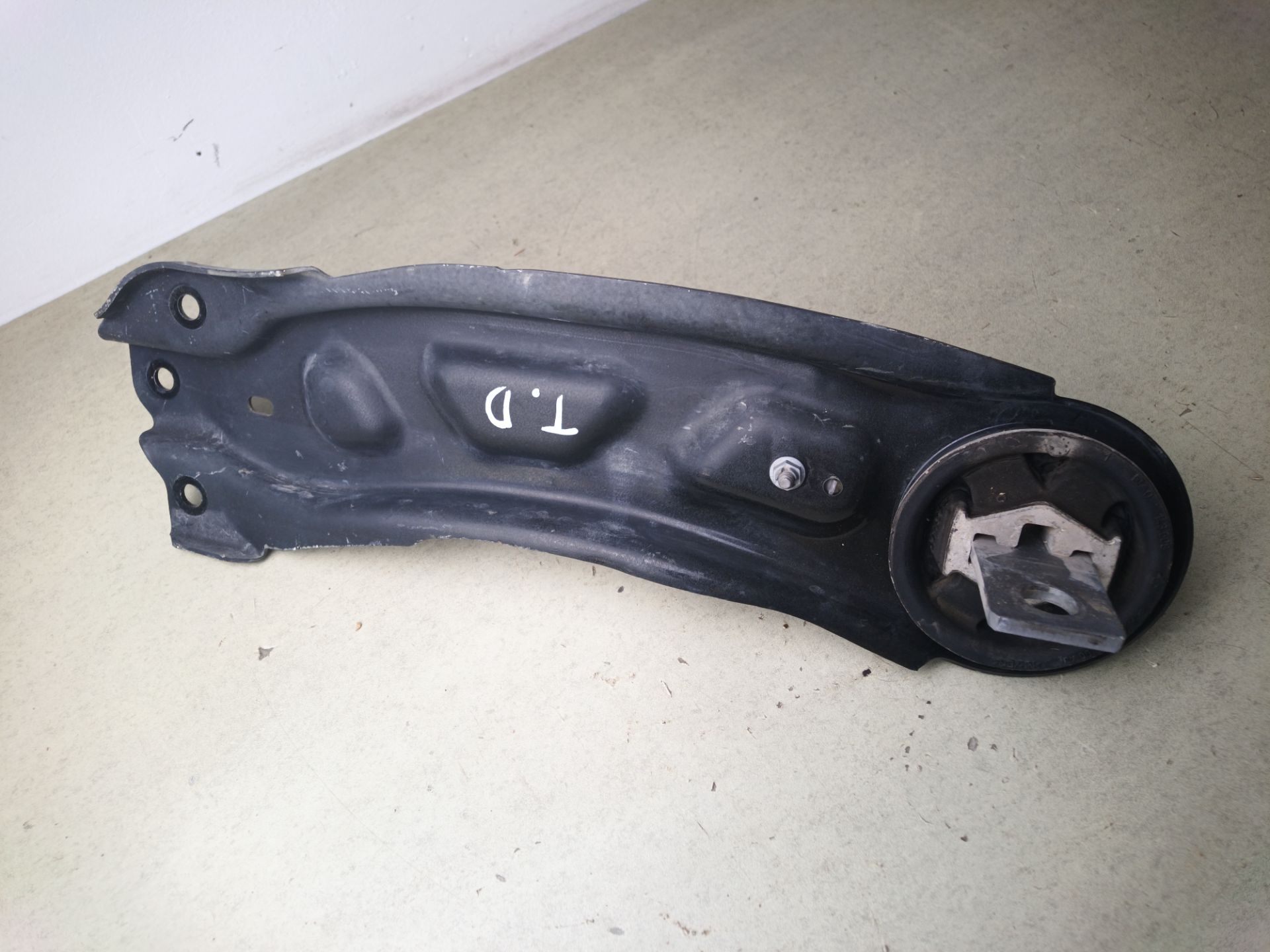 BRAZO SUSPENSION TRASERO DERECHO Mercedes-Benz CLA (BM 117)