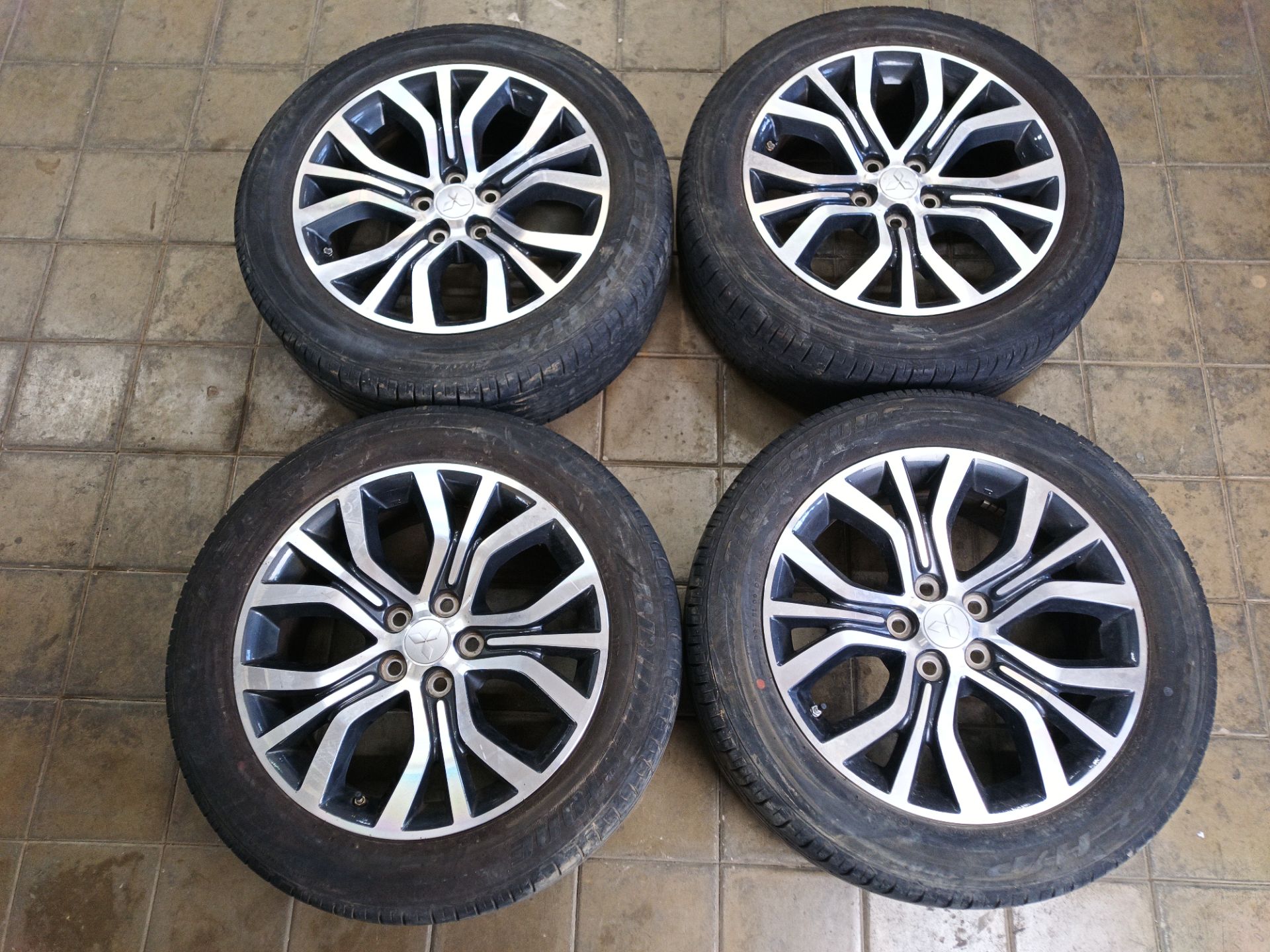 JUEGO LLANTAS Mitsubishi ASX (GA0W)