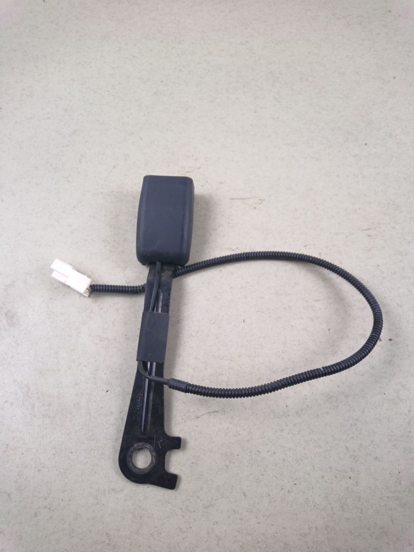 ENGANCHE CINTURON DELANTERO DERECHO Hyundai ix35 (EL/LM)