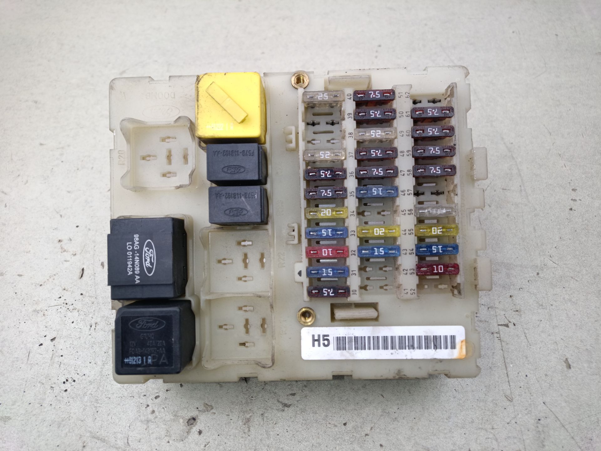 CAJA RELES / FUSIBLES Ford Focus Berlina (CAK)