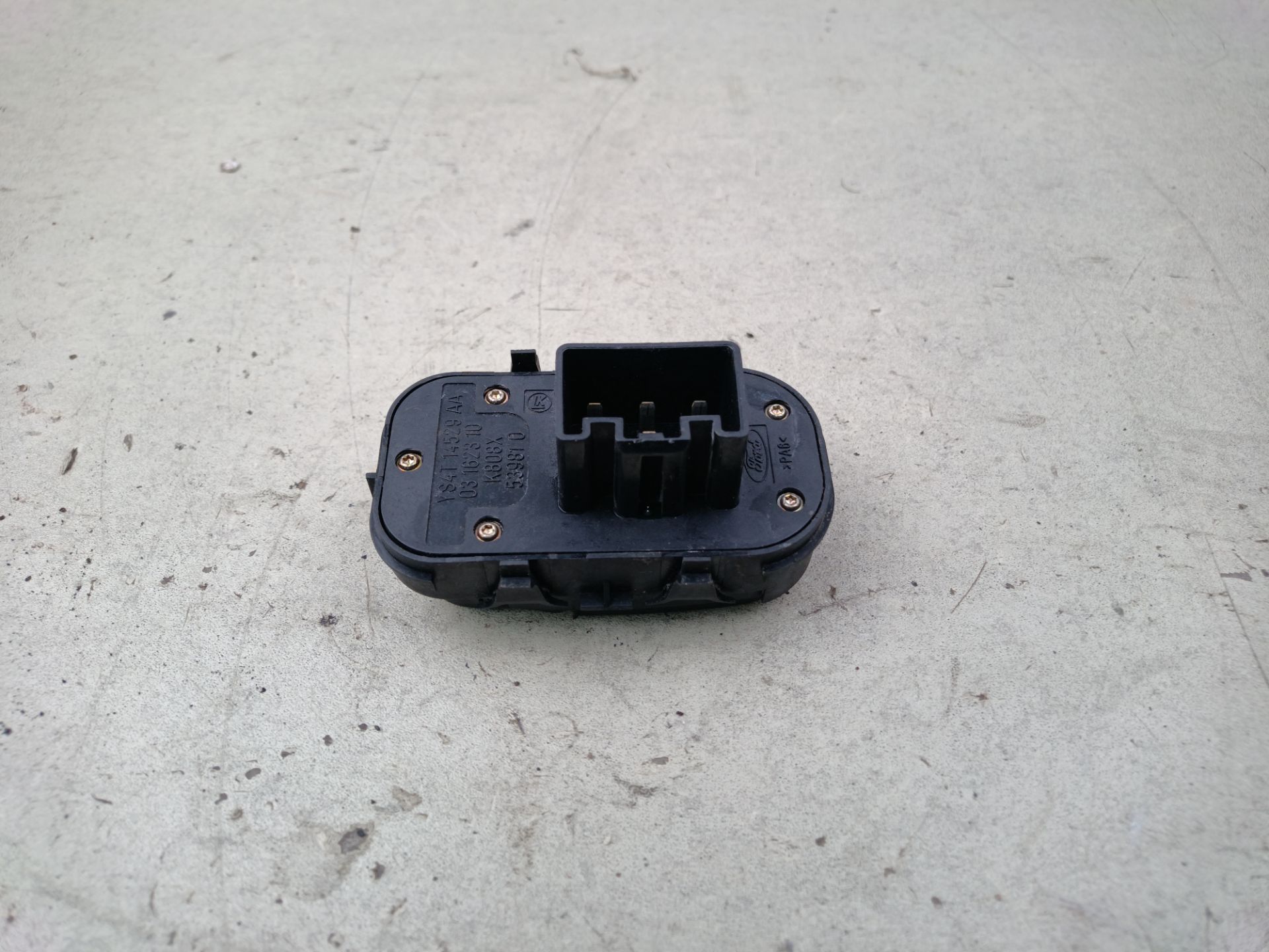BOTONERA Ford Focus Berlina (CAK)