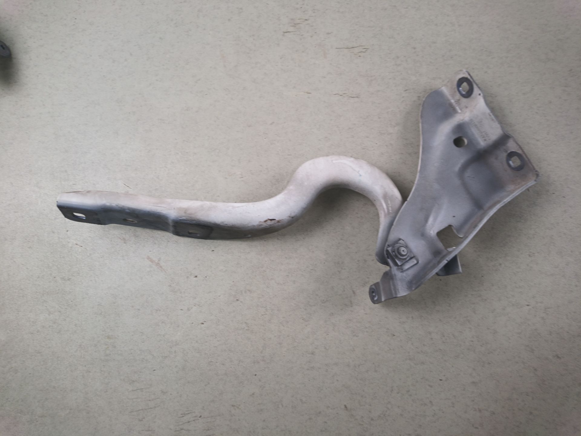 BISAGRA CAPO DERECHA Mercedes-Benz B (BM 246)