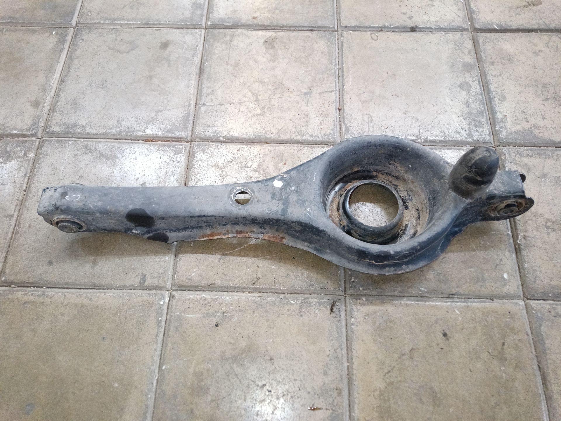 BRAZO SUSPENSION INFERIOR TRASERO DERECHO Ford Focus Berlina (CAK)