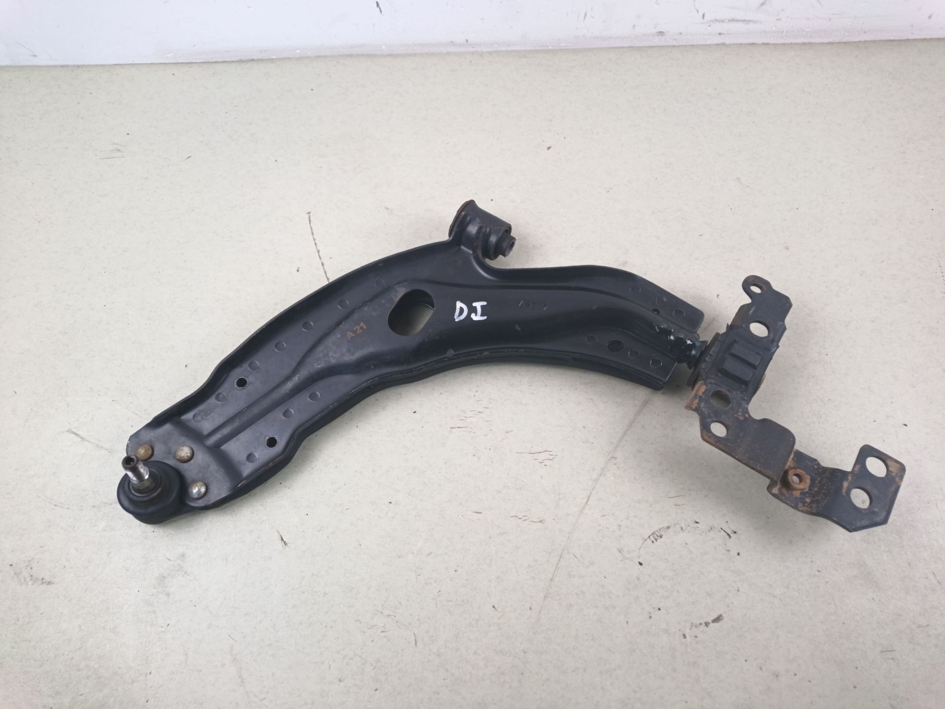 BRAZO SUSPENSION INFERIOR DELANTERO IZQUIERDO Fiat I Doblò (119)