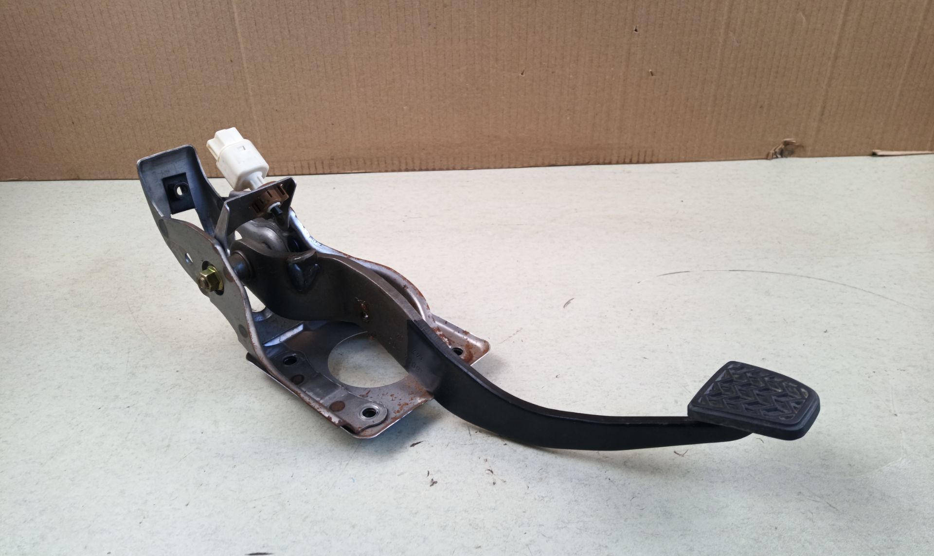 PEDAL FRENO Toyota Avensis Berlina (T25)
