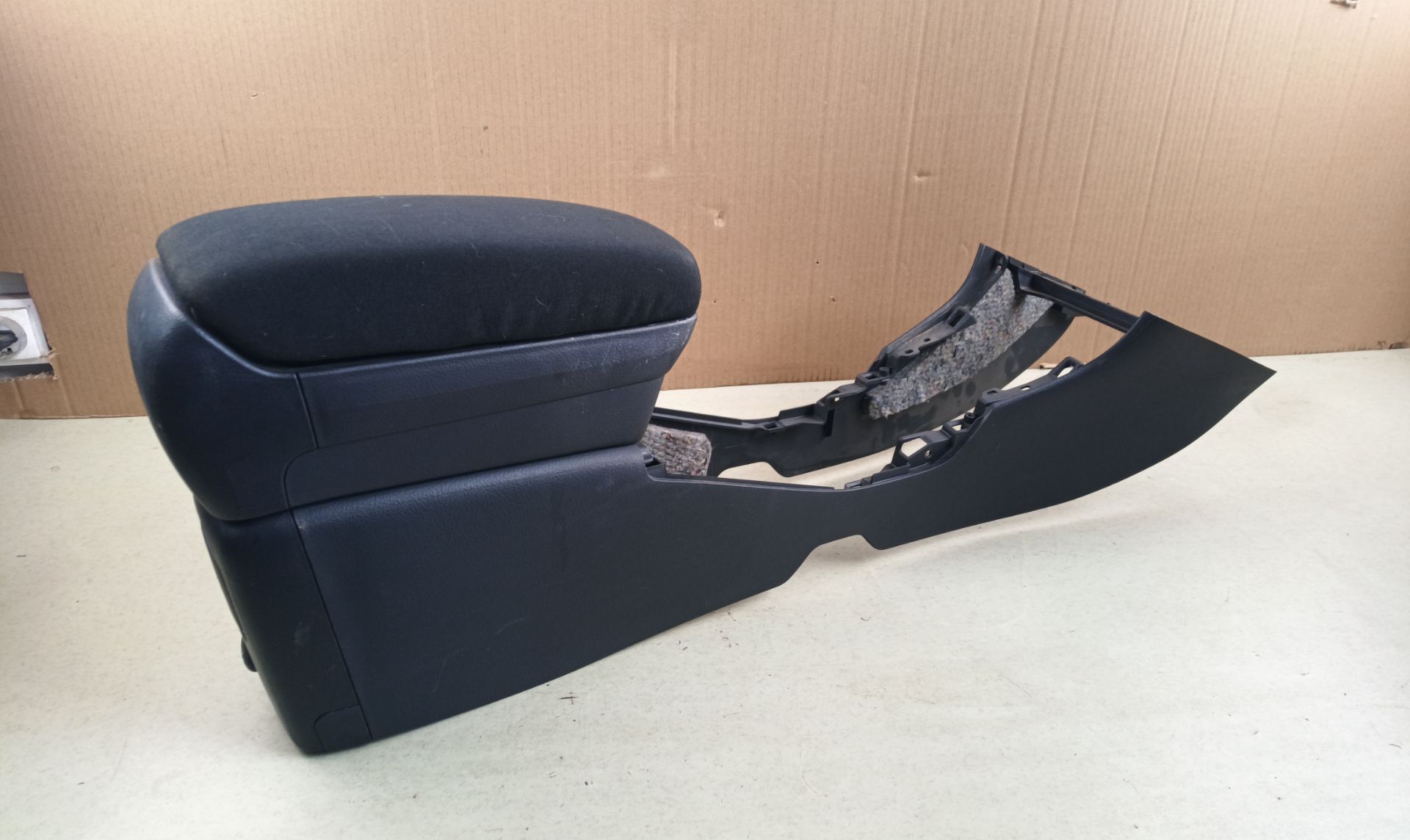 CONSOLA CENTRAL Toyota Avensis Berlina (T25)