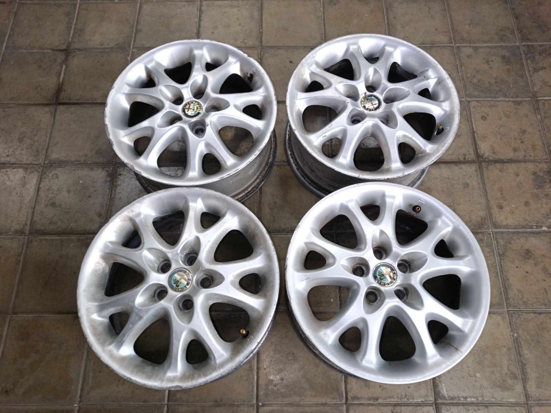 JUEGO LLANTAS Alfa Romeo 147 (190)