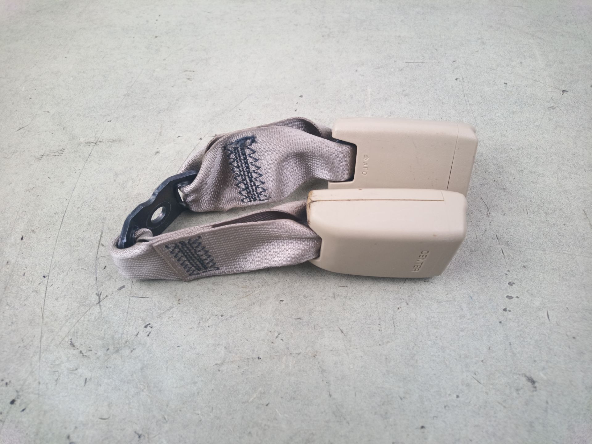 ENGANCHE CINTURON TRASERO CENTRAL Lexus IS (DS2/IS2)