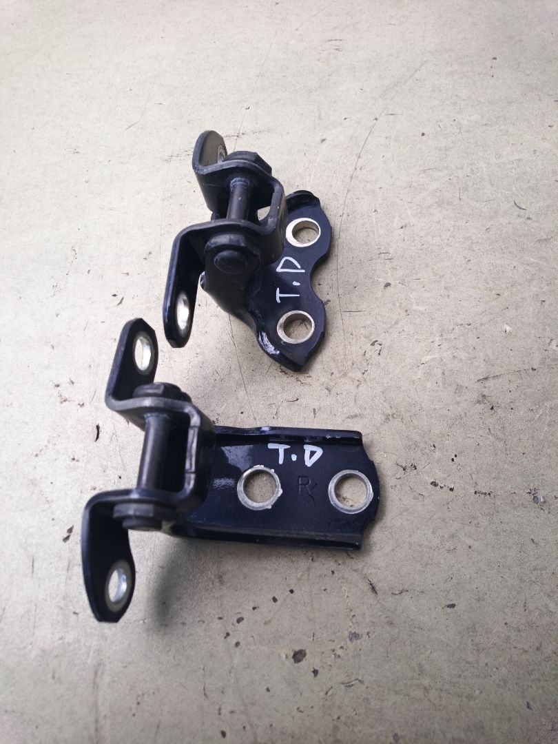 BISAGRA PUERTA Lexus IS (DS2/IS2)