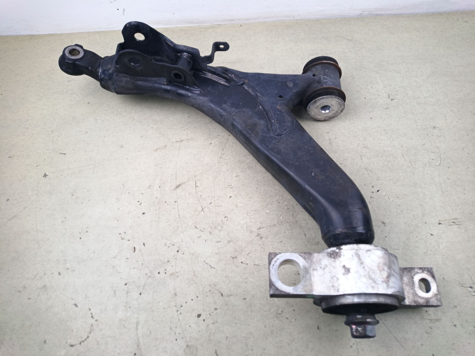 BRAZO SUSPENSION DELANTERO IZQUIERDO Lexus IS (DS2/IS2)