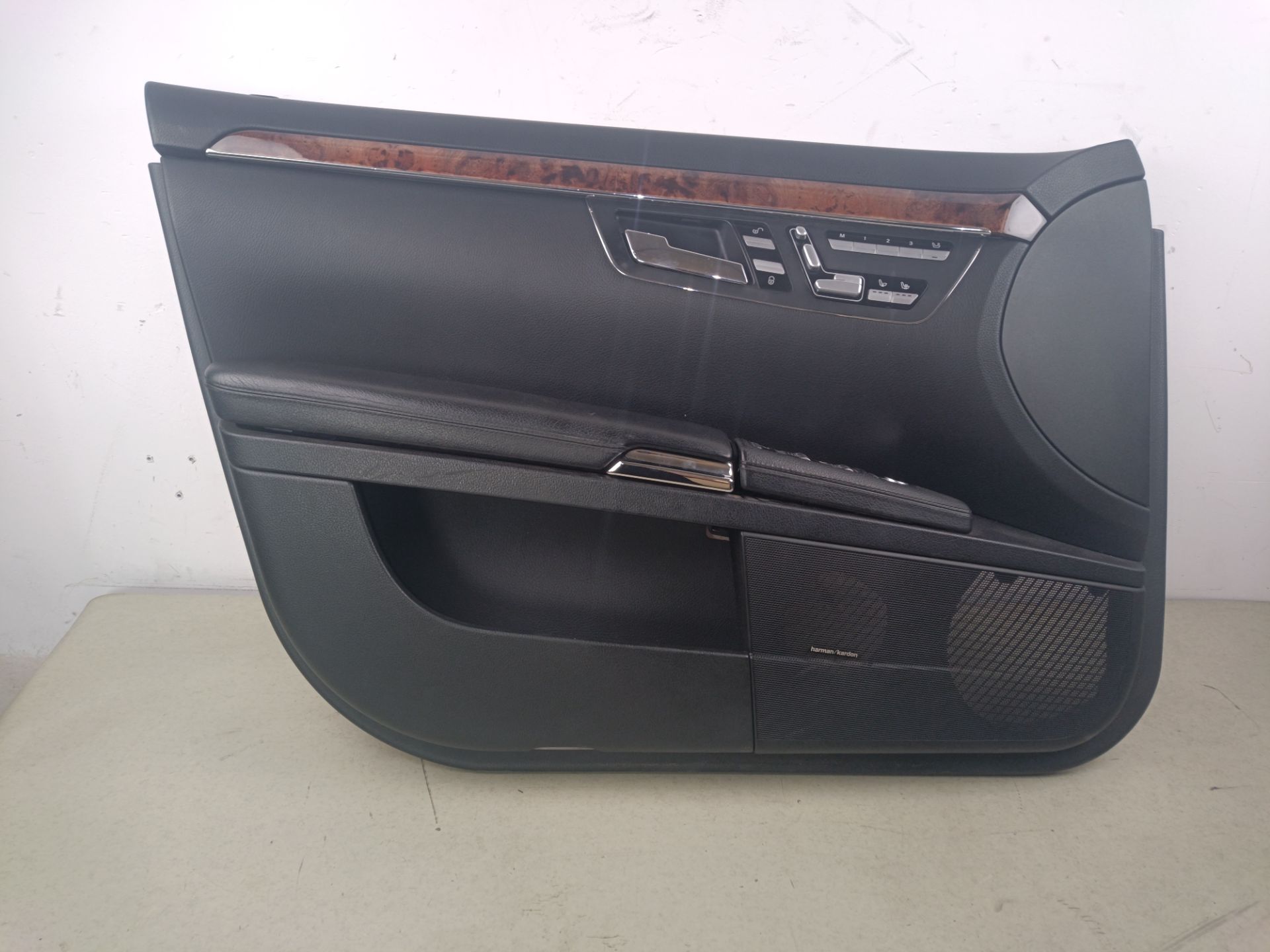 GUARNECIDO PUERTA DELANTERA IZQUIERDA Mercedes-Benz S Maybach (BM 221)