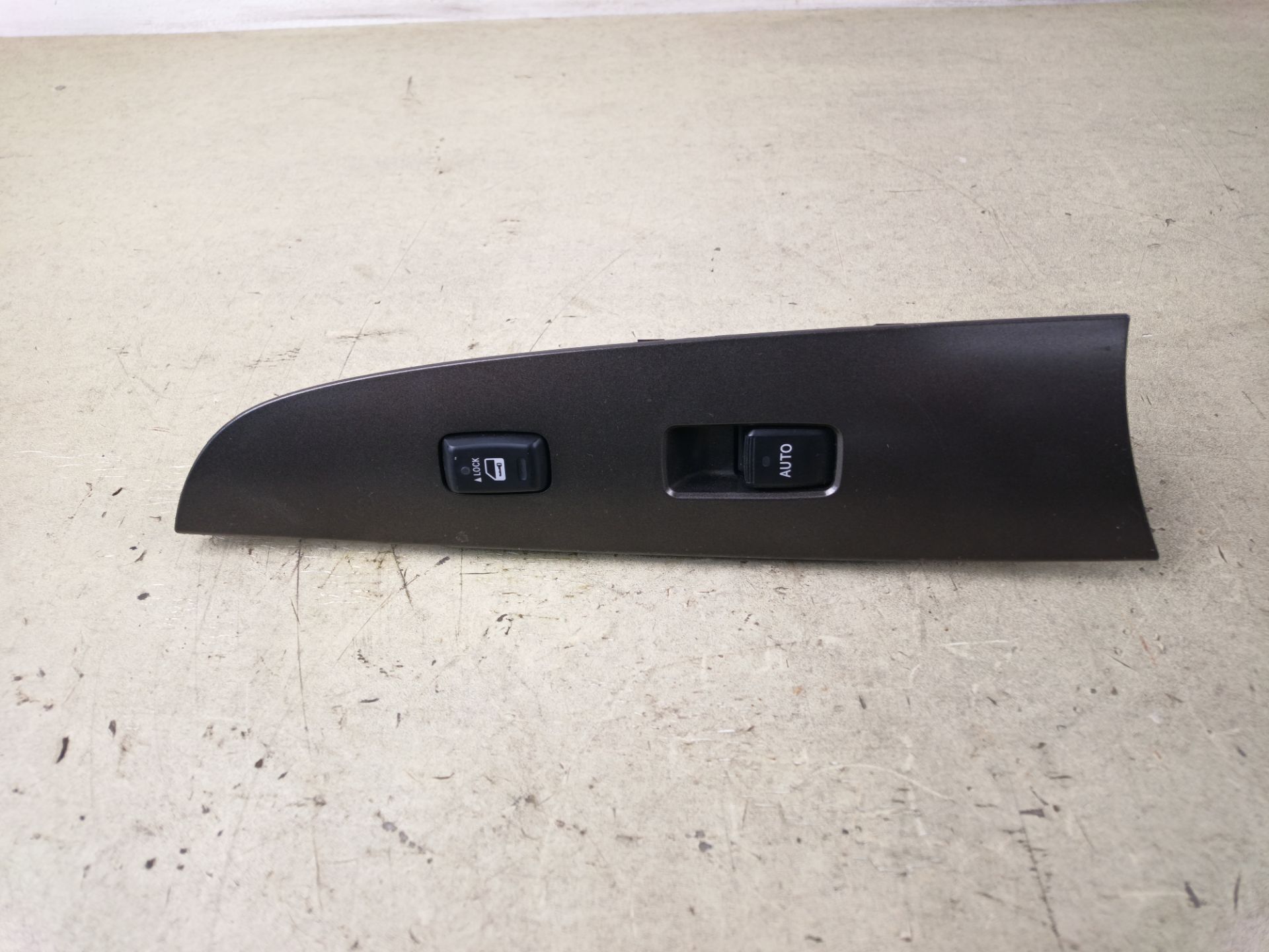 MANDO ELEVALUNAS DELANTERO DERECHO Lexus IS (DS2/IS2)