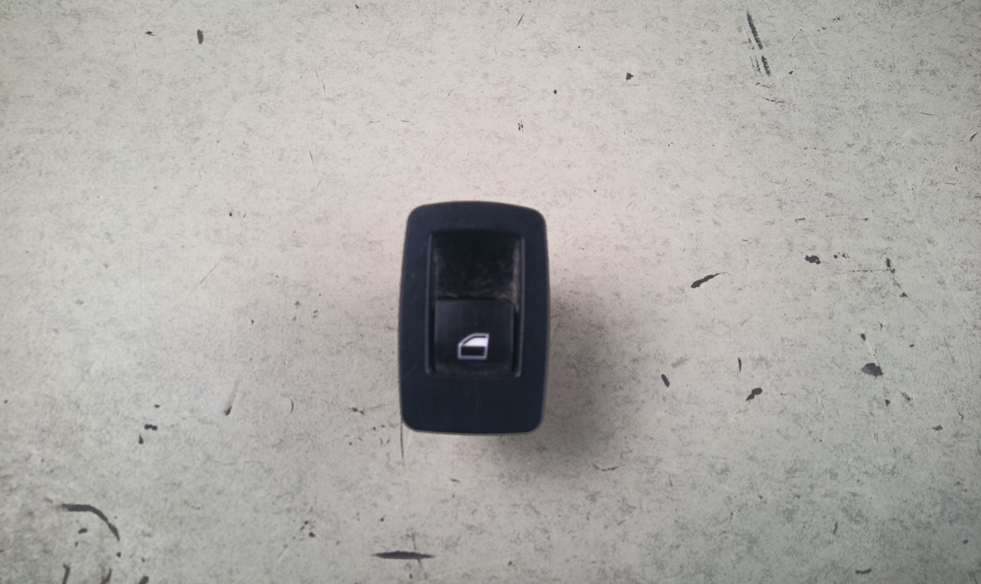 MANDO ELEVALUNAS TRASERO DERECHO BMW 1 Berlina 3p (F21)