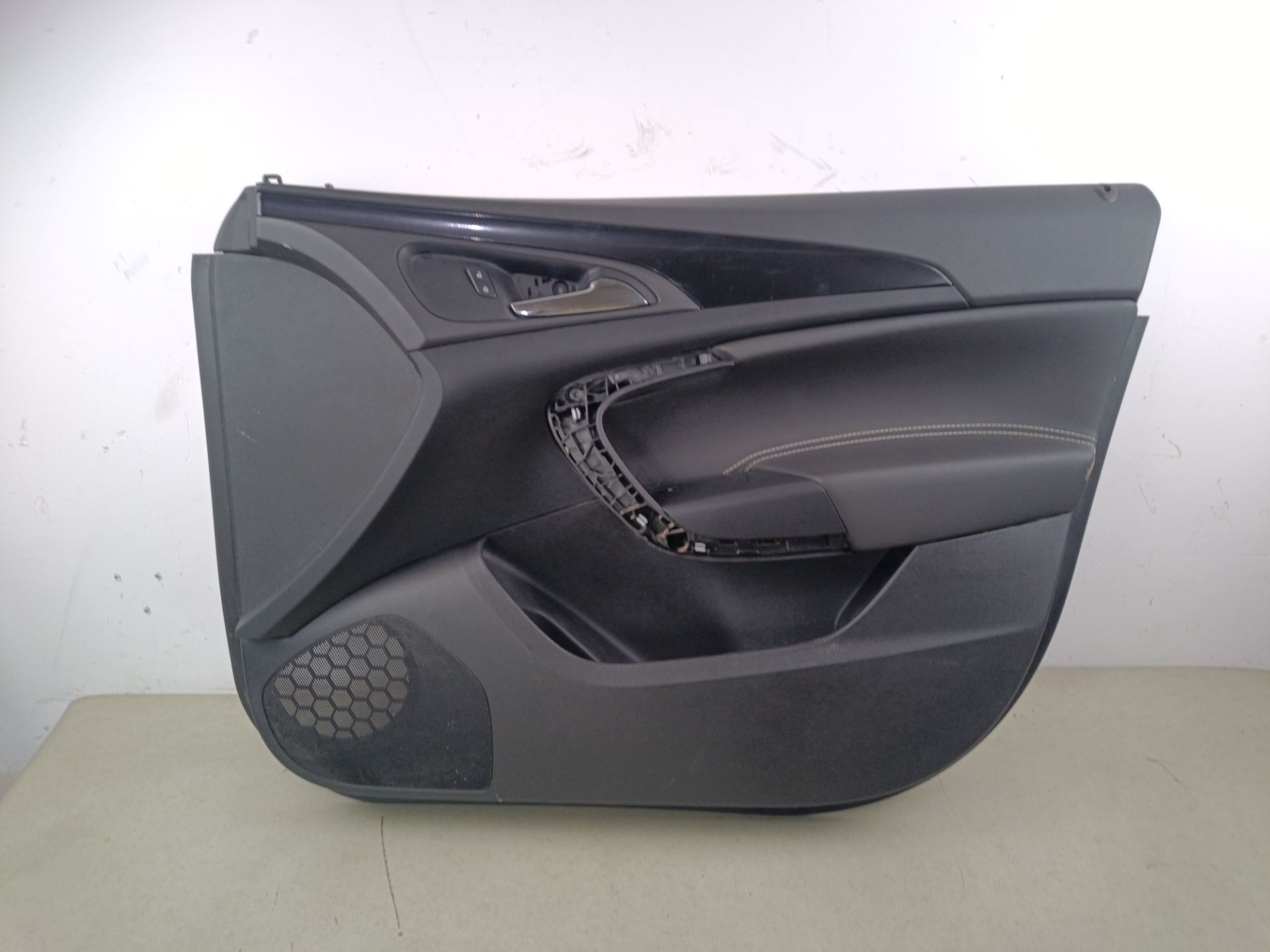 GUARNECIDO PUERTA DELANTERA DERECHA Opel Insignia Berlina